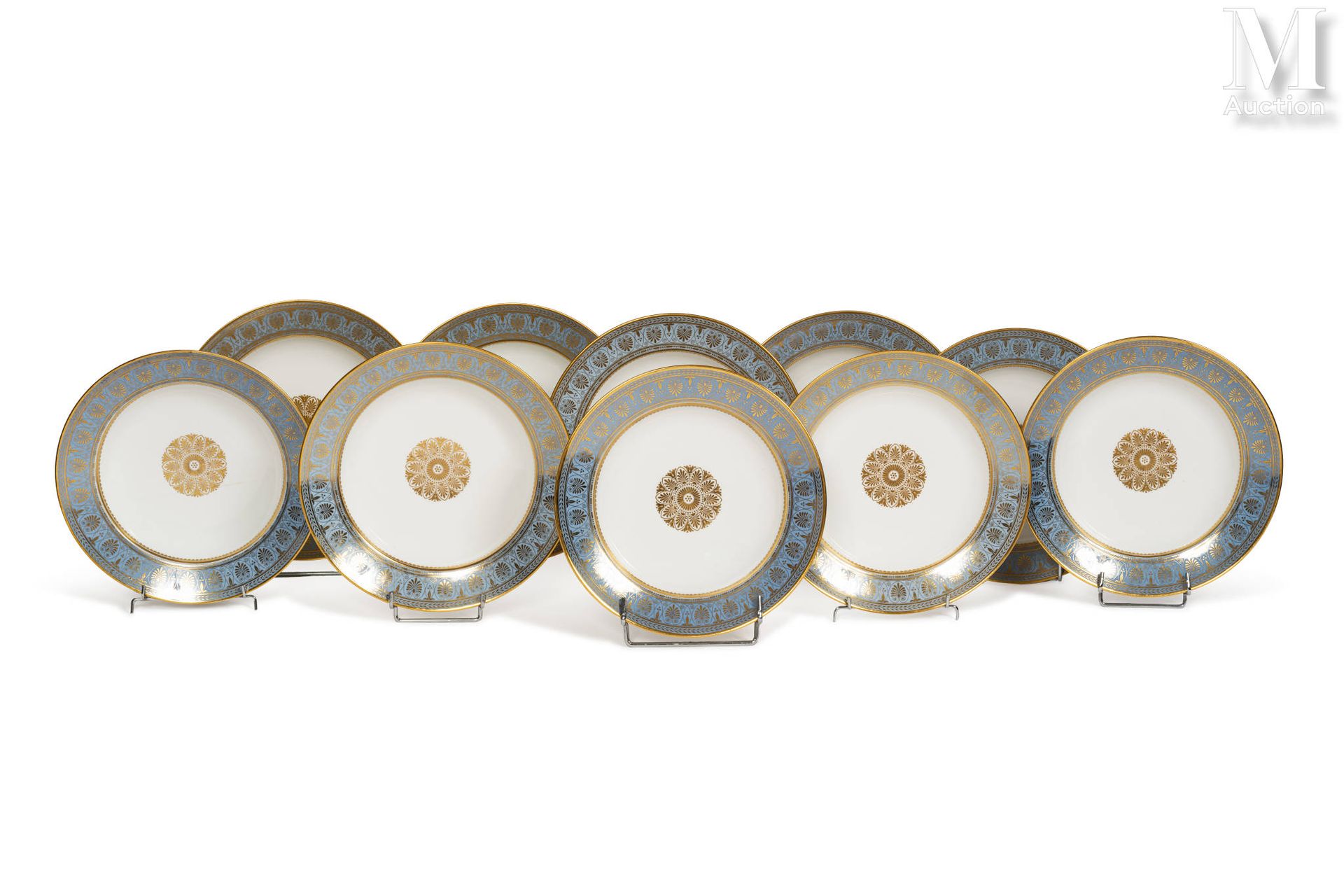 SÈVRES Set of 10 porcelain soup plates, agate blue background, decorated on the &hellip;