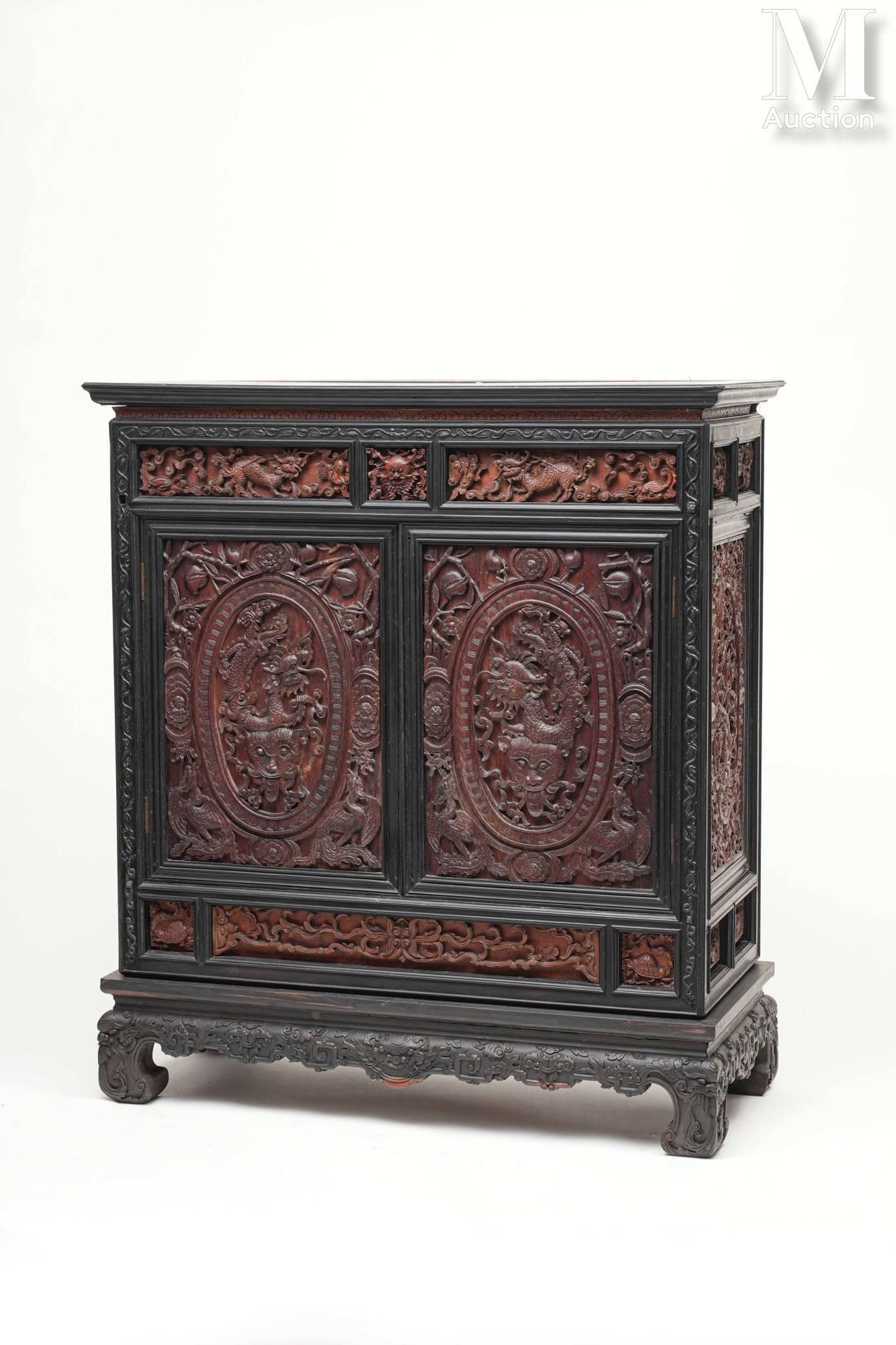 Ⓗ INDOCHINE, XIXe-XXe siècle Rechteckiges Möbelstück aus Huanghuali-Holz und ges&hellip;