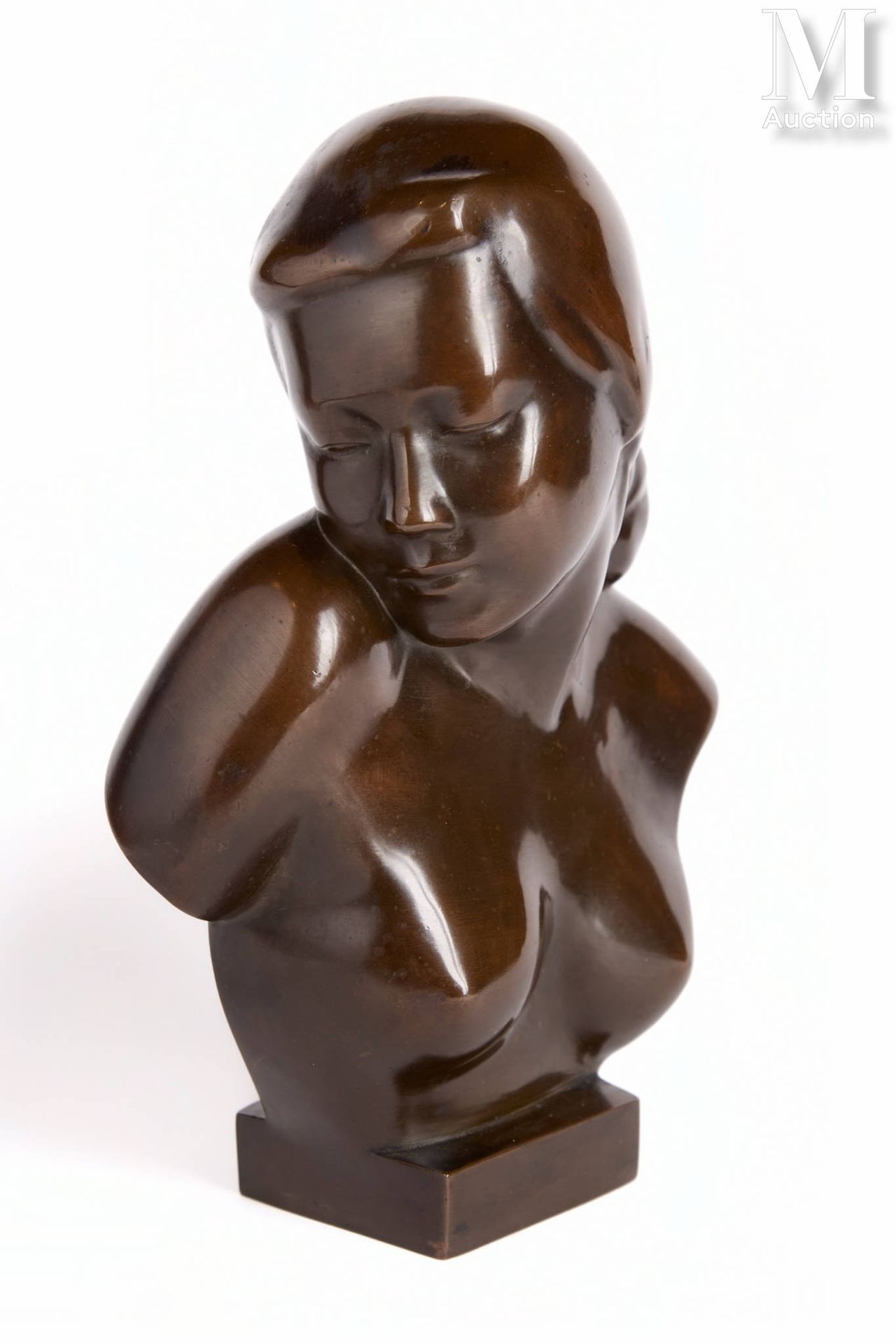 Ⓟ VIETNAM, XXe siècle Buste en bronze à patine brune
Représentant une femme la t&hellip;