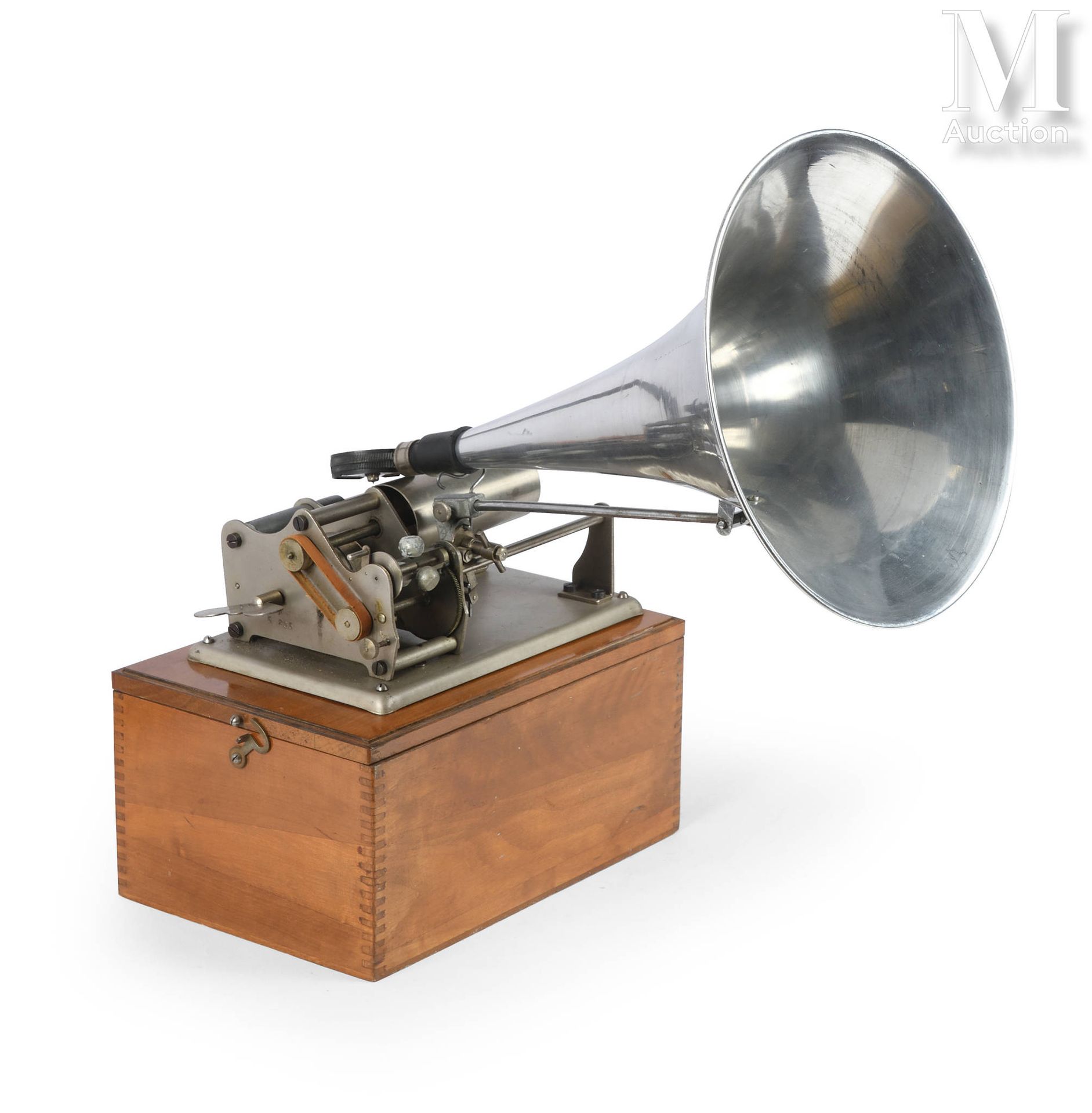 PHONOGRAPHE PHENIX (1902)
Phonographe à cylindre, modèle "Phenix", caisse en boi&hellip;