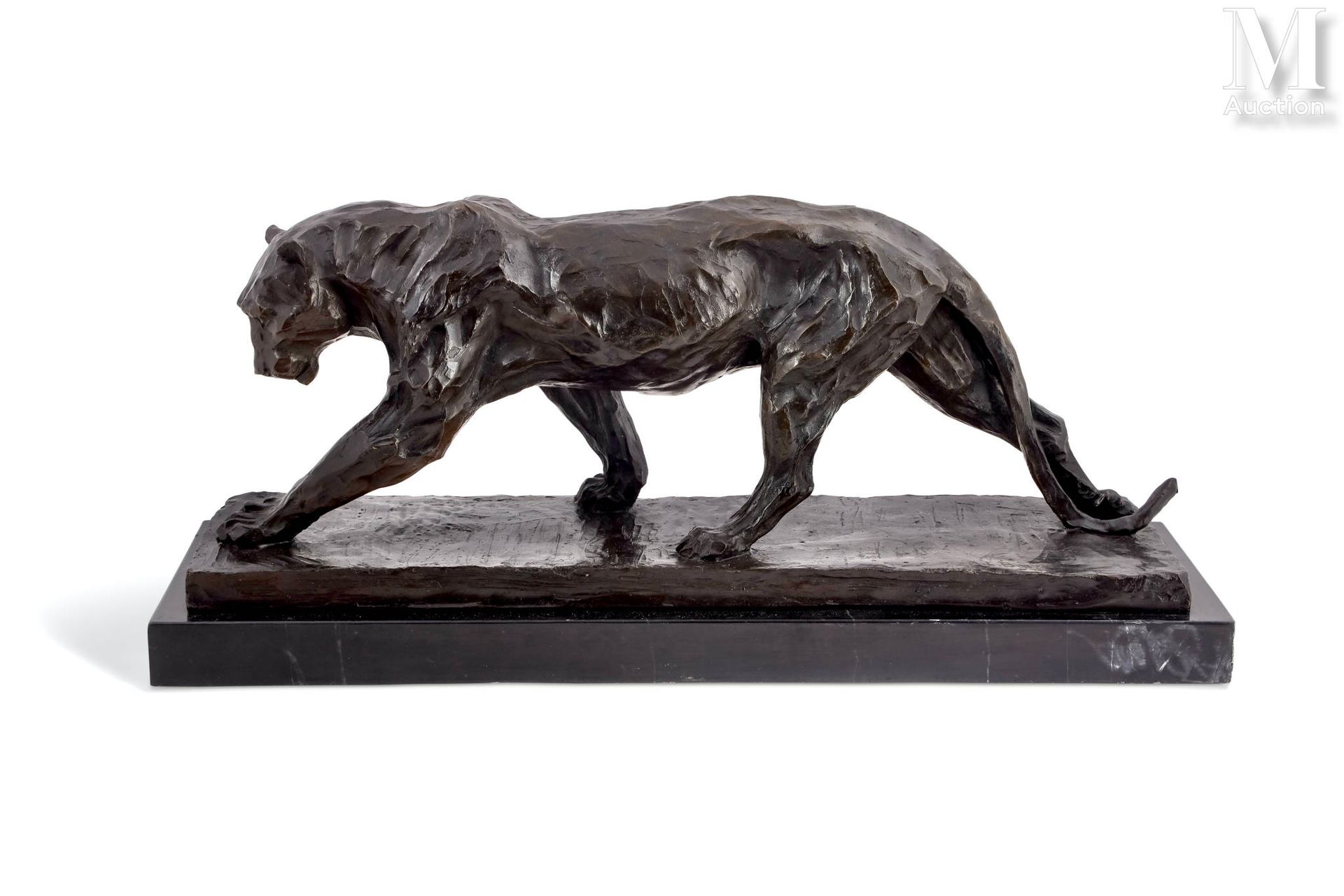 D'après Antoine Louis BARYE (1795-1875) 行走的豹
代表雌狮的棕色铜锈证明
黑色大理石矩形底座
底座上有 A L Bary&hellip;