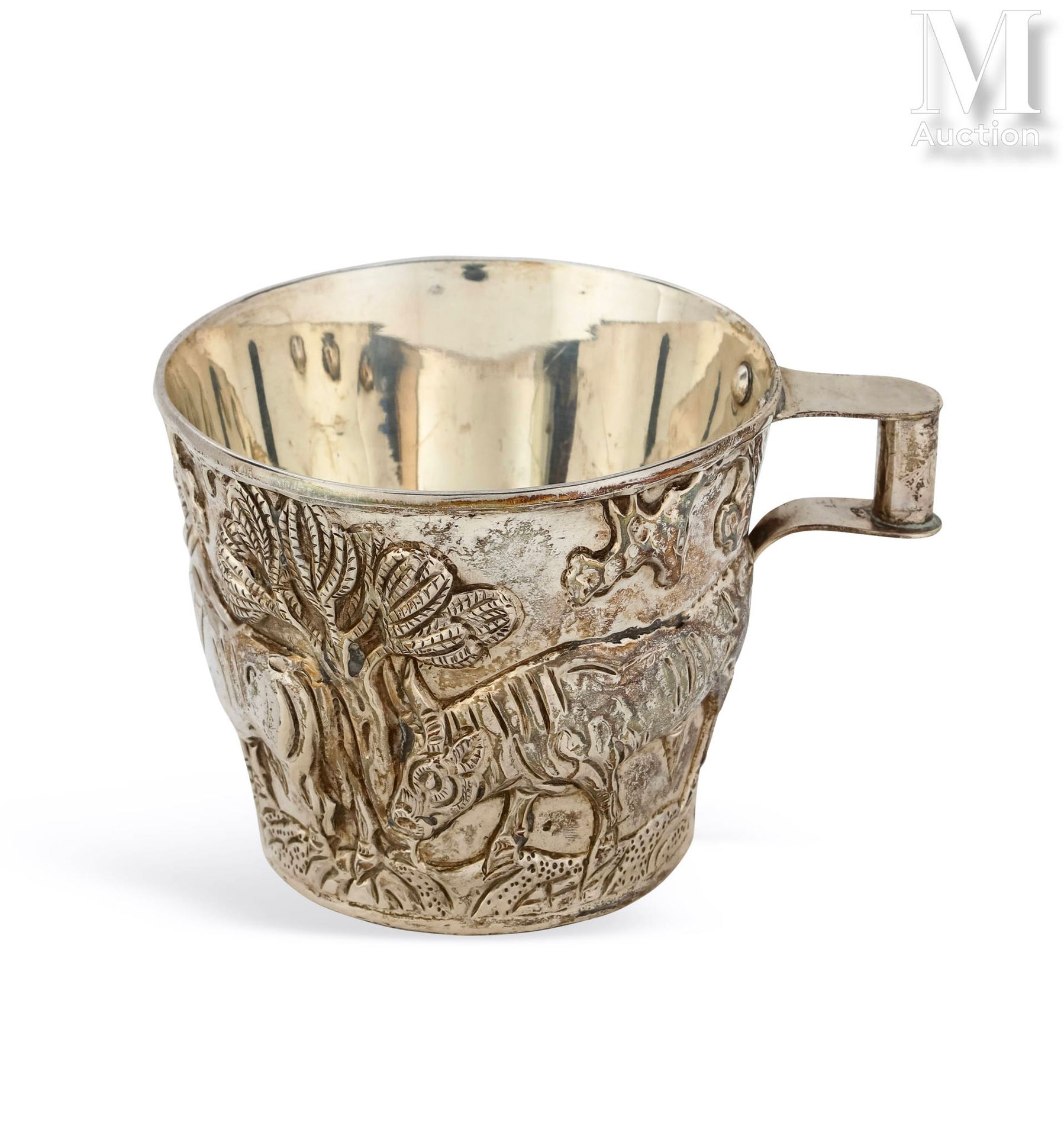 D'après le Trésor de Vaphio Cup
or goblet in silver with repoussé decoration of &hellip;