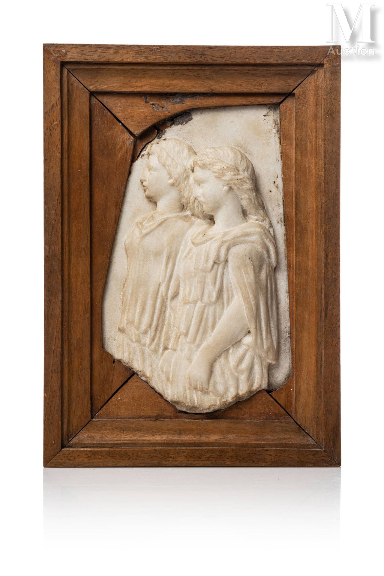 École ITALIENNE du XVIème siècle 两位圣母的侧面
白色大理石浮雕
高度：22 厘米
木框 
背面有手写标签
残缺不全