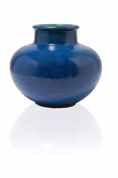 Null Émile LENOBLE (1875 - 1940)

Vase en grès, de forme ovoïde à col droit épau&hellip;