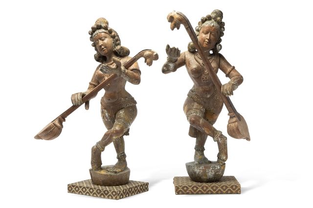 Null Paire de statues de danseuses
éléments de mobilier en bois sculpté en ronde&hellip;