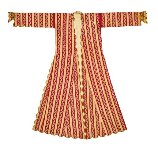 Null "Anteri" Robe de femme 
à trois pans, en soie tissée à décor composé de col&hellip;