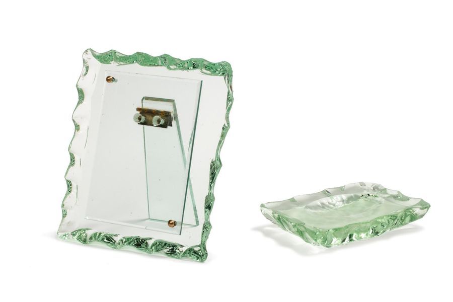 Null FONTANA ARTE
Cadre en verre translucide vert dégagé au burin et laiton doré&hellip;