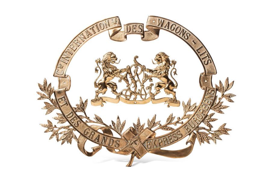 Null Plaque en bronze doré présenté le logo et les armoiries de la Compagnie Int&hellip;