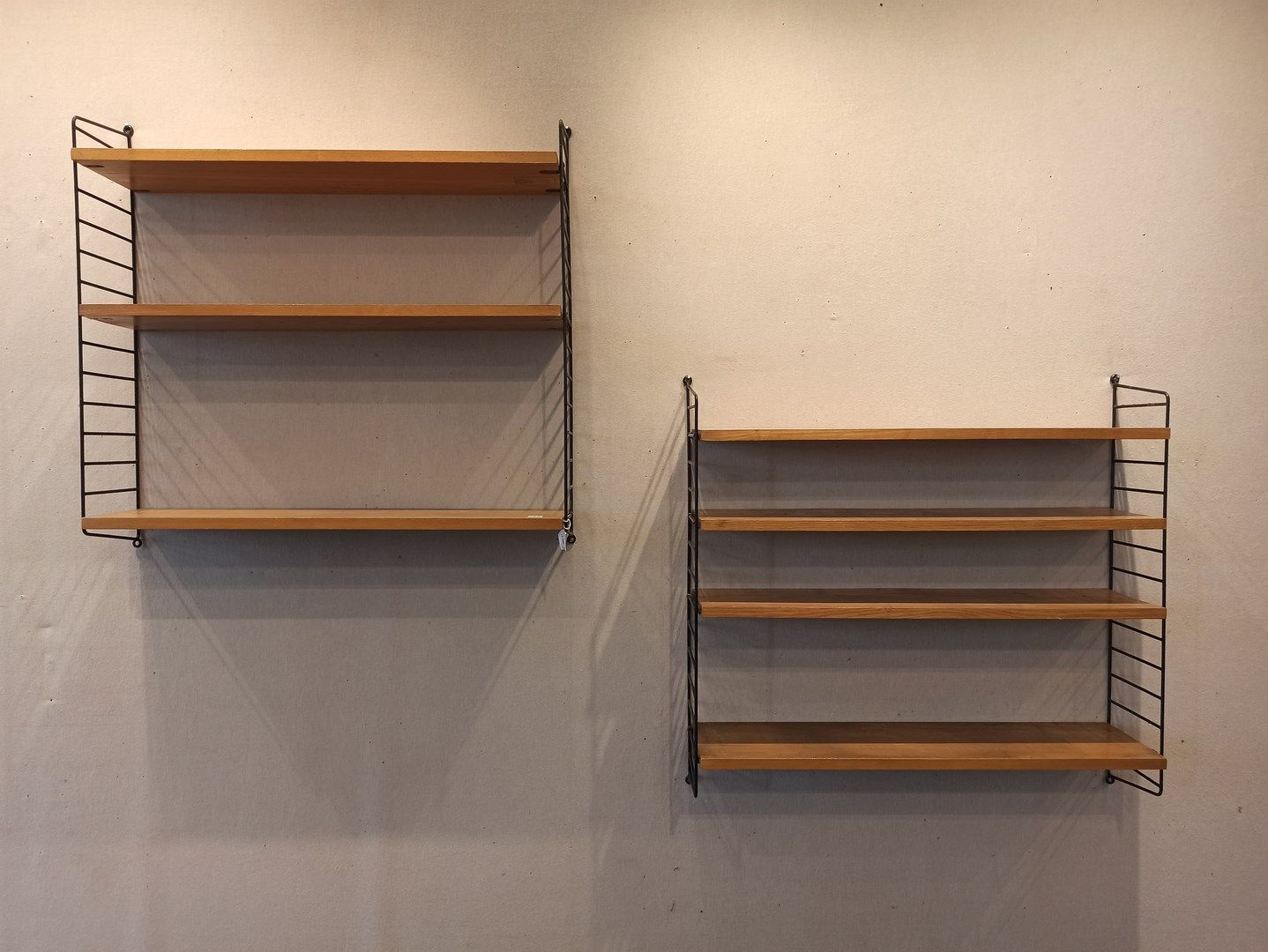 Null Nisse STRINNING (1917-2006)

Pair of wall shelves "String" model with black&hellip;