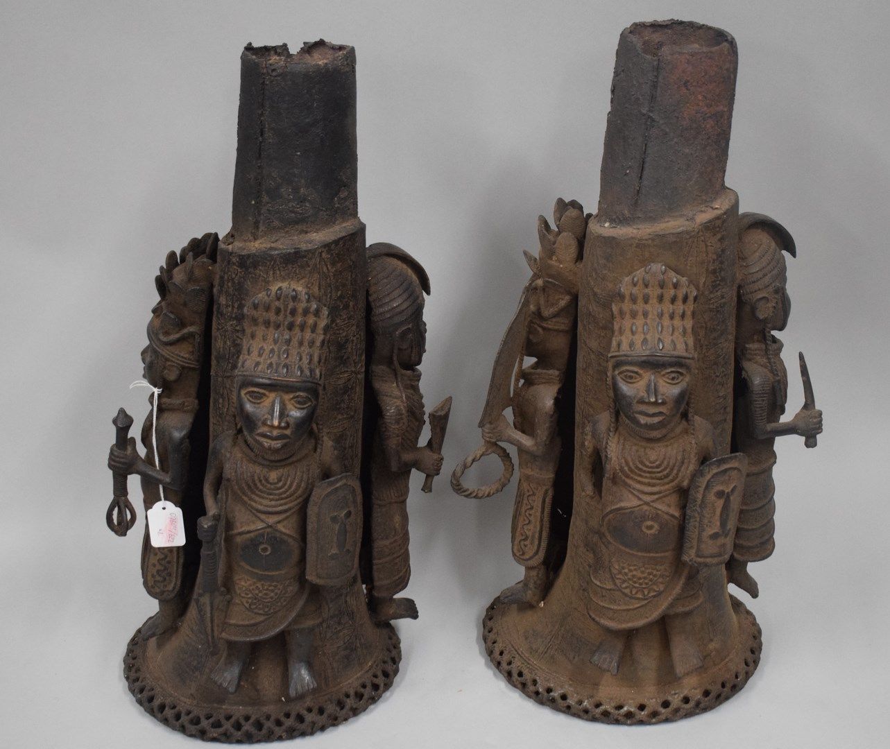Null Lot de deux bronzes du royaume de Bénin (Nigéria) 

Copies tardives recouve&hellip;