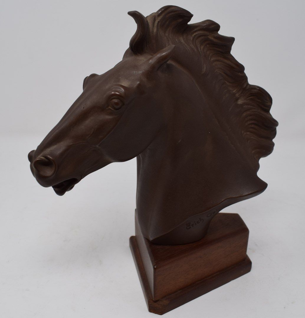 Null OEHME Erich (1898-1970) d'ap.

Tête de cheval en porcelaine de Meissen, sig&hellip;