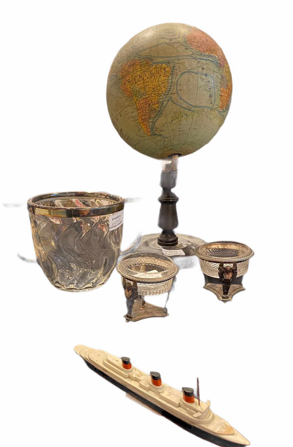 Null Lot including :

Carton mâché world map (accidents), various cups, crystal &hellip;