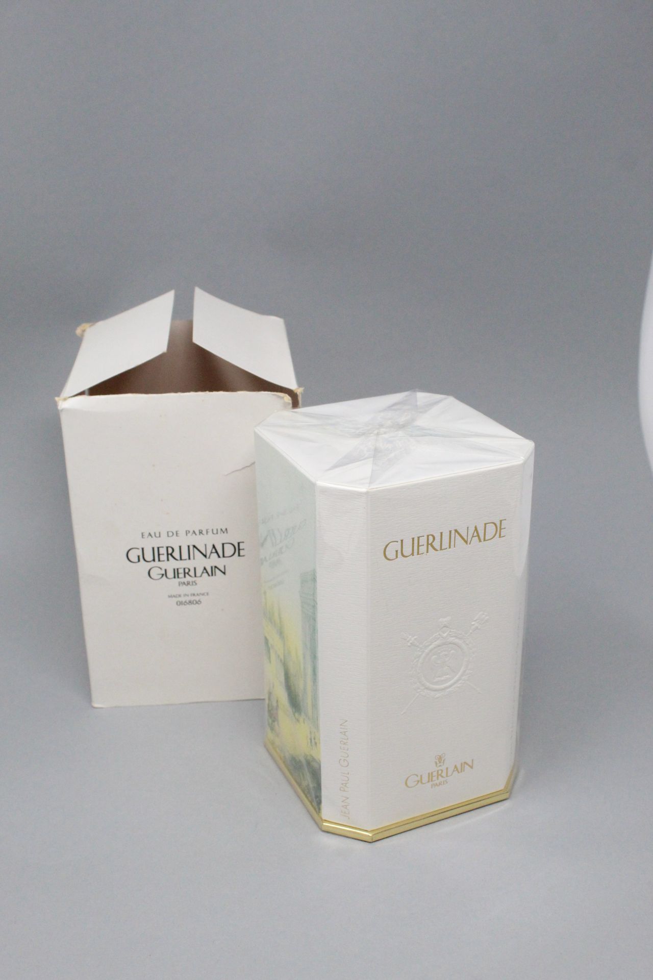 Null GUERLAIN "Guerlinade". Flacon eau de parfum 50 ml, créé en hommage aux Géné&hellip;