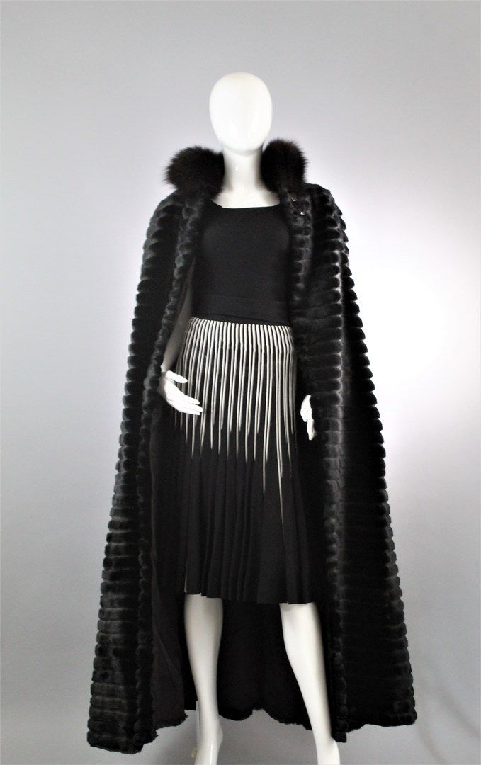 Null 
CHRISTIAN DIOR (Circa late 1970)



Long cape in shaved mink with parallel&hellip;