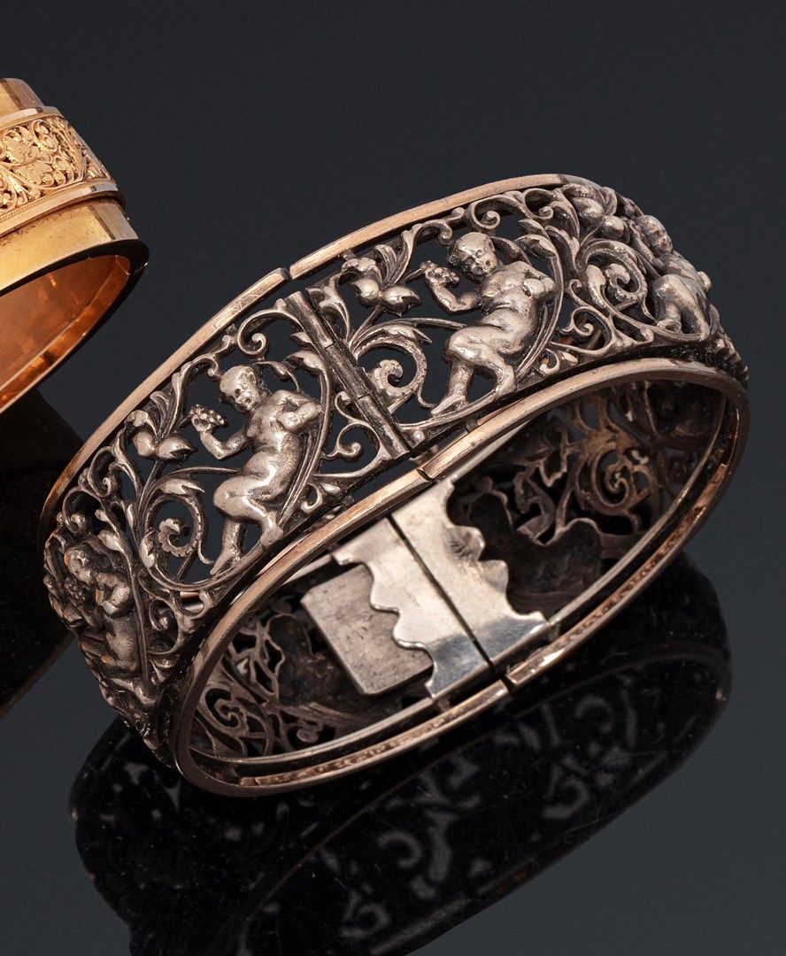 Null 铰链式vermeil和银手镯，具有文艺复兴时期的装饰，由花环的pampers和putti组成。

第二帝国时期。

印记LB（长度为垂直的钻石符号

&hellip;