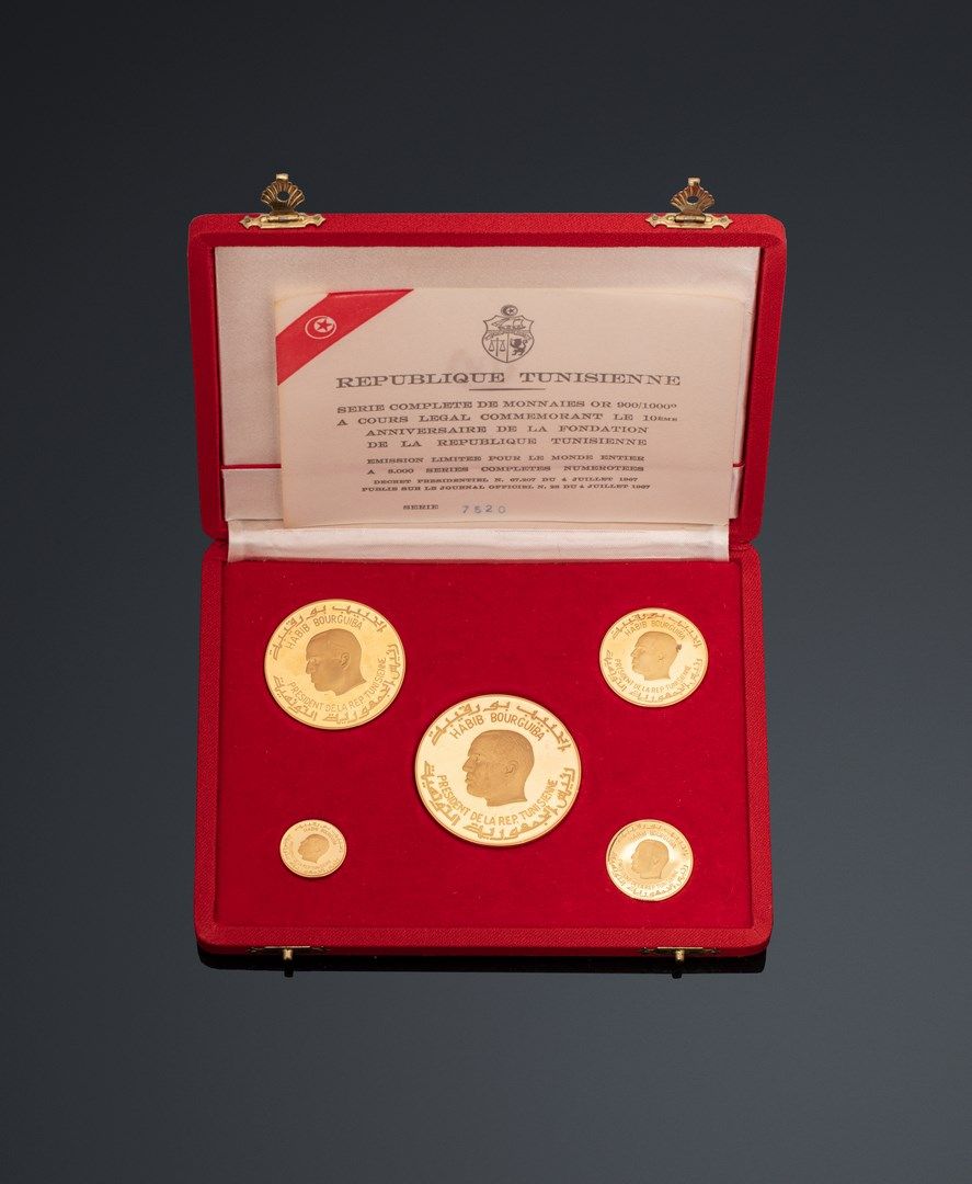 Null 突尼斯 - 共和国成立十周年（1957-1967年

5个系列的金币（900）：2.5.10.20.40第纳尔的金币。

弗朗西斯：23.22.21.&hellip;