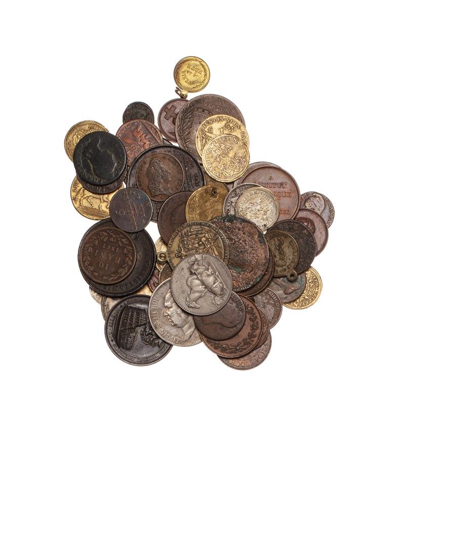 Null Lot de 50 monnaies, jetons et médailles principalement en bronze de Louis X&hellip;