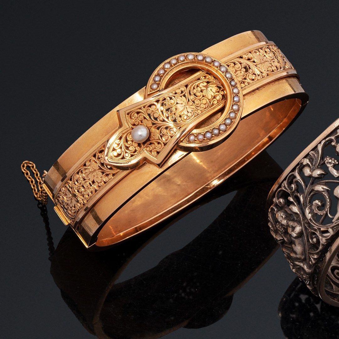 Null 18K (750) rose gold opening rigid bracelet, applied with a large belt-inspi&hellip;