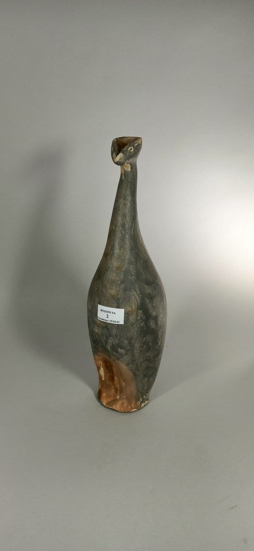 Null 阿加德-朱尔斯 (1905 -1986)

花瓶雕塑的鸟。

Vallauris泥土，作品底部刻有手写签名。

高度：38.5厘米。高度：38.5厘米&hellip;