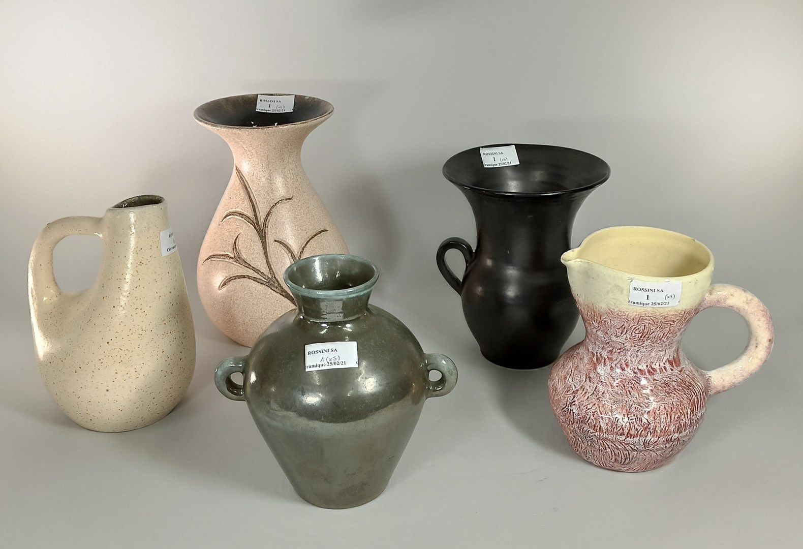 Null ACCOLAY (1948 -1980)

Lot of five pieces including a black vase, circa 1950&hellip;