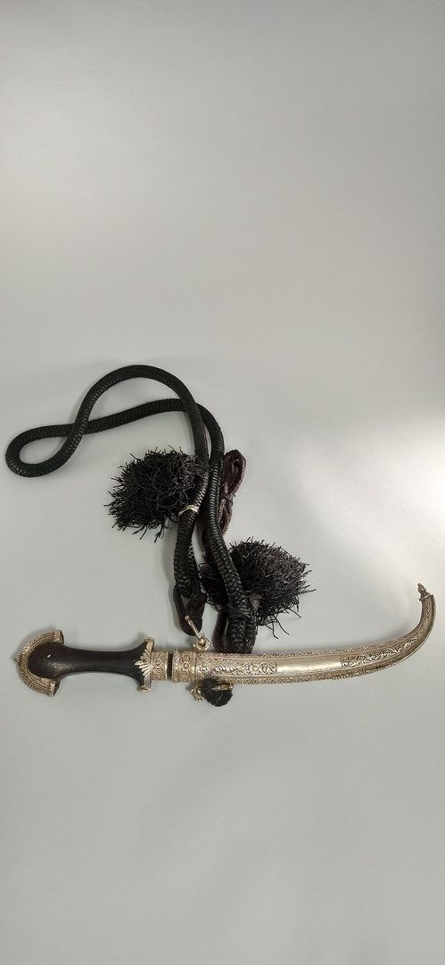 Null 摩洛哥，20世纪。

匕首

长度：41,5 cm