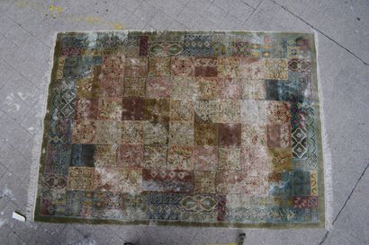 Null 现代丝绸地毯。

高：243厘米 - 宽：169厘米