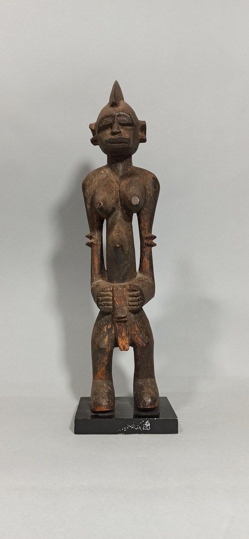 Null SENOUFO-Statuette, Elfenbeinküste

Höhe 36 cm