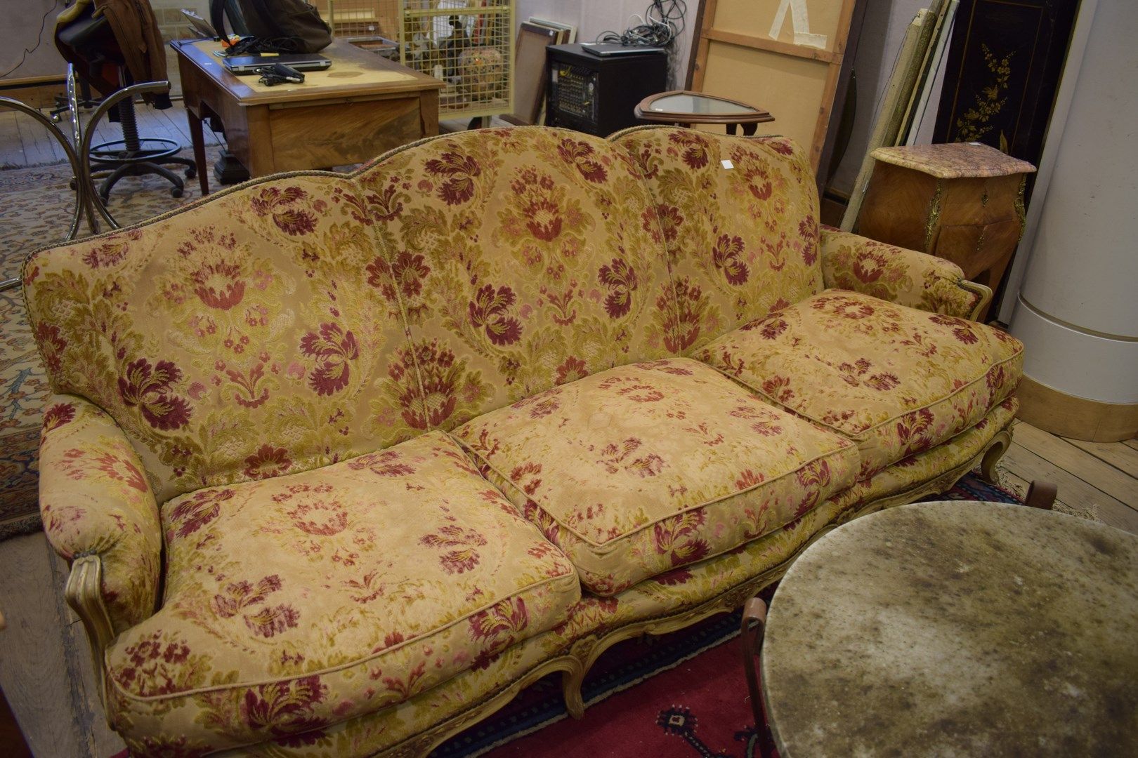 Null 3-Sitzer-Sofa und zwei Sessel im Stil Louis XV
