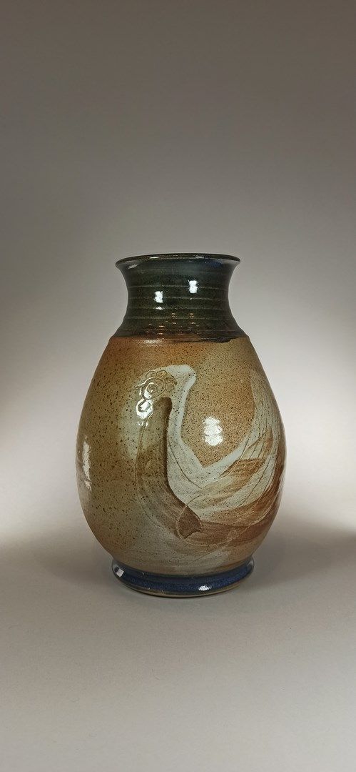 Null VOLKOFF Wladimir 



Vase aus Steingut mit Hennen. Höhe: 25 cm. Stempel unt&hellip;