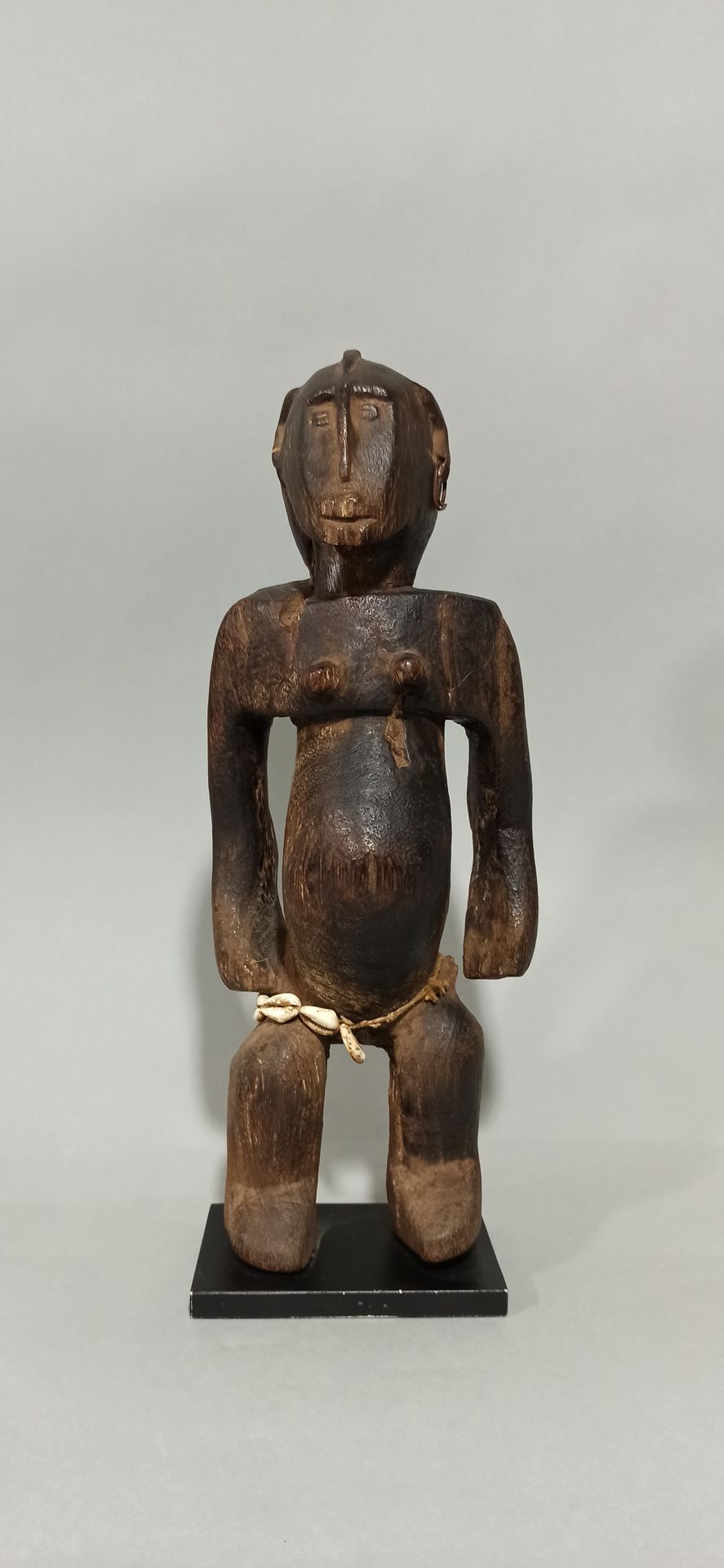 Null BAMANA Statuette, Mali 

Beautiful statue with a sooty patina, some old ero&hellip;