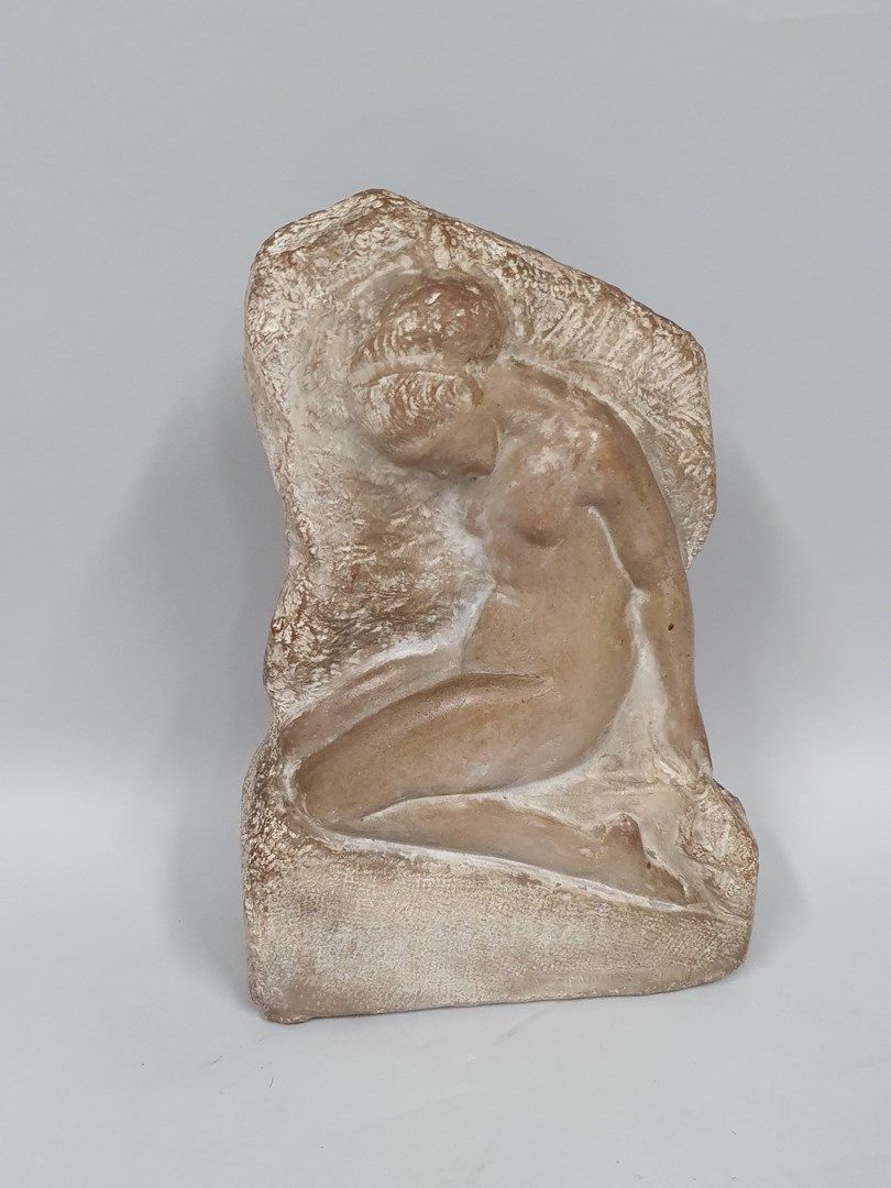 Null 根纳雷利-阿马德奥 (1881-1943)

跪姿裸体

带有灰色铜锈的赤土低浮雕

在前面。A.GENNARELLI

古色古香的轻微磨损

高度：&hellip;