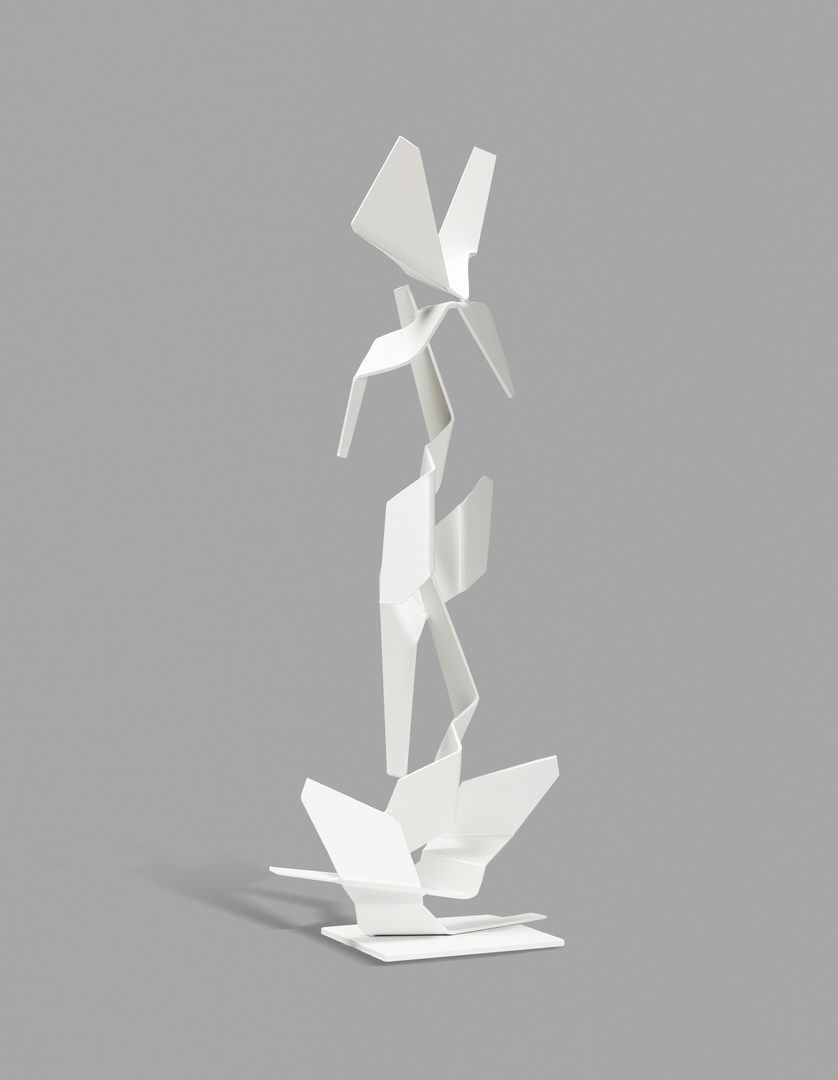 Null 马尔蒂埃-多米尼克，生于1954年

无题白

金属切割、折叠和焊接的雕塑，涂成白色，独特的作品，在侧面和底部有签名和编号1/1

高度：69厘米