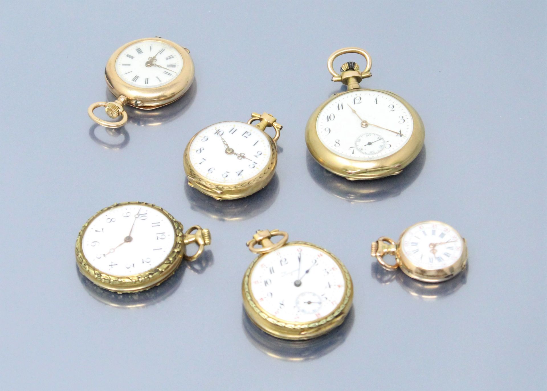 Null Lote de seis relojes de cuello de oro amarillo de 18k (750), uno de los cua&hellip;