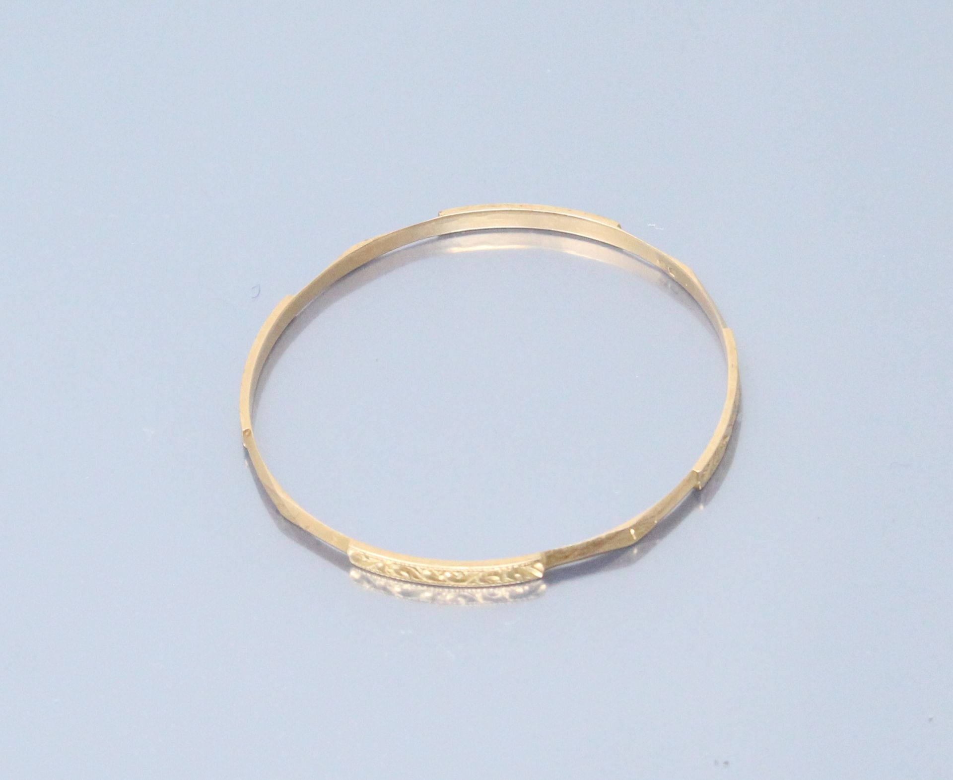 Null Pulsera rígida de oro amarillo de 18k (750) con decoración de frisos. 

Pes&hellip;