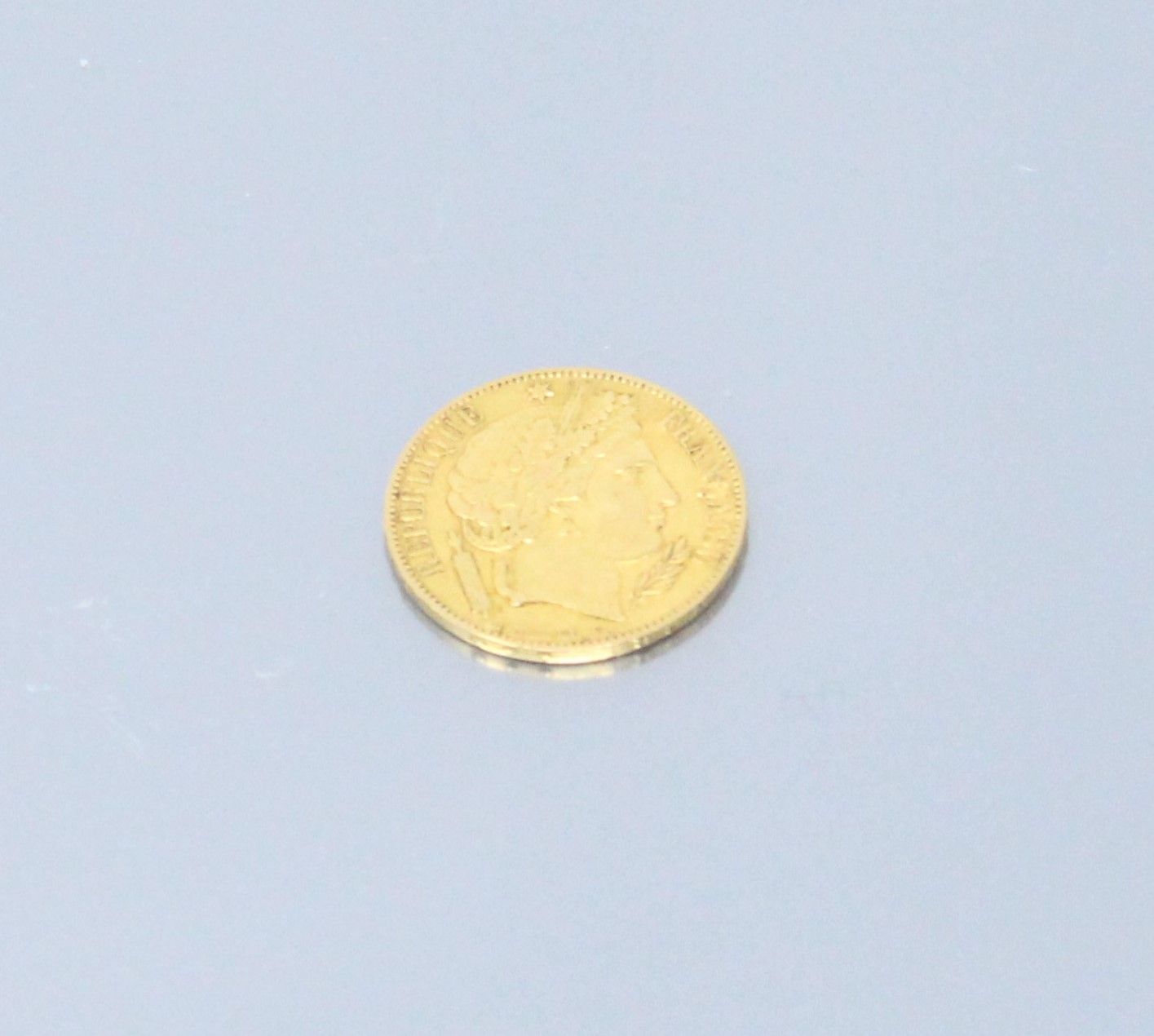 Null 20-Franken-Goldmünze "Ceres" (1849 A)

TTB an SUP. 

Gewicht: 6,45 g.