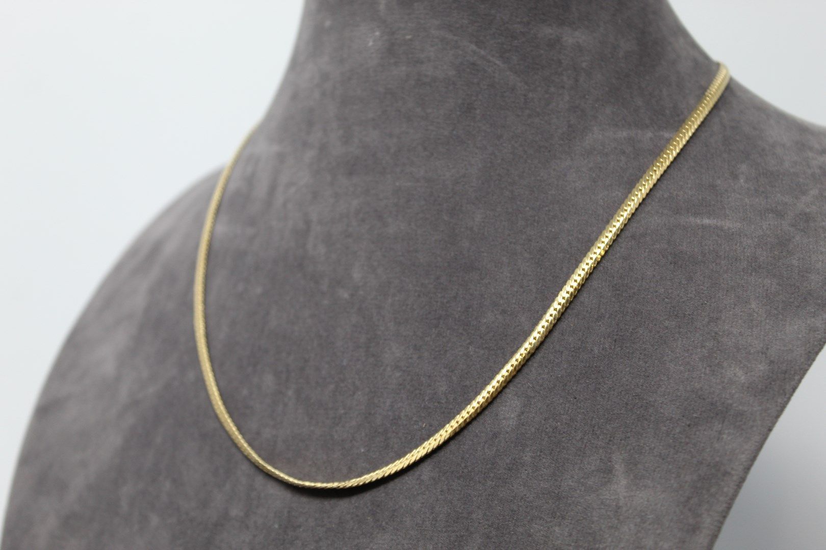 Null Demi parure composée d'un collier et d'un bracelet en or jaune 18k (750) à &hellip;