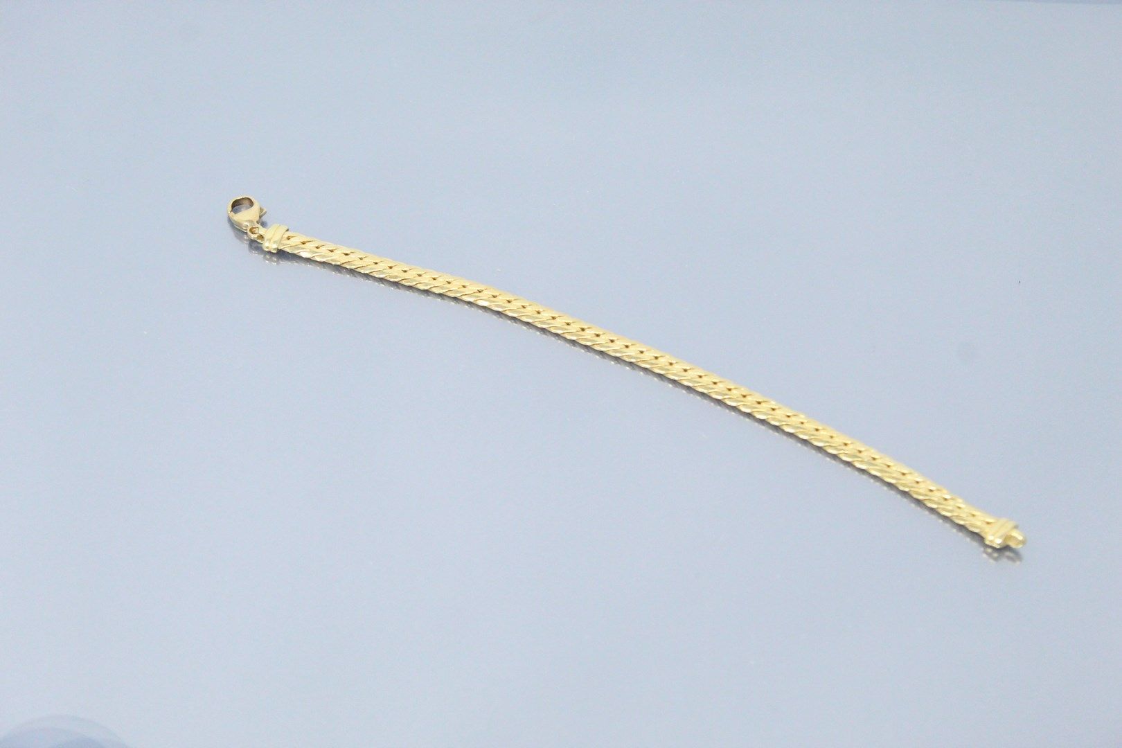 Null Armband aus 18k (750) Gelbgold.

Größe des Handgelenks: ca. 18 cm - Bruttog&hellip;