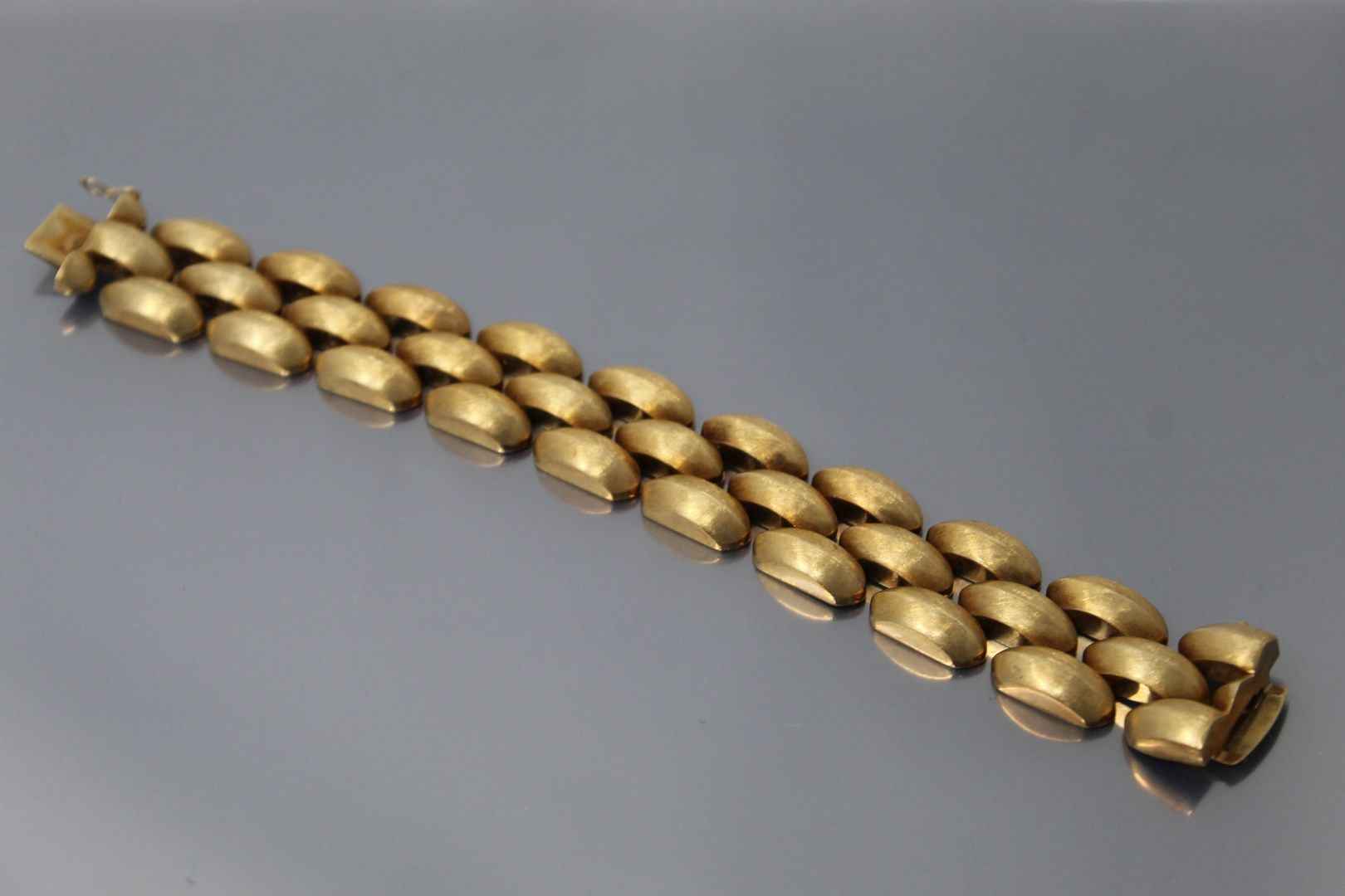 Null Bracciale in oro giallo 14k (585) 

Lunghezza del collo: 20 cm. - Peso: 49,&hellip;