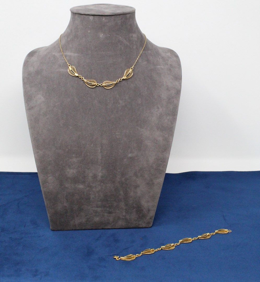 Null 18k (750) yellow gold filigree half necklace. 

Length of neck: 40 cm. - Wr&hellip;