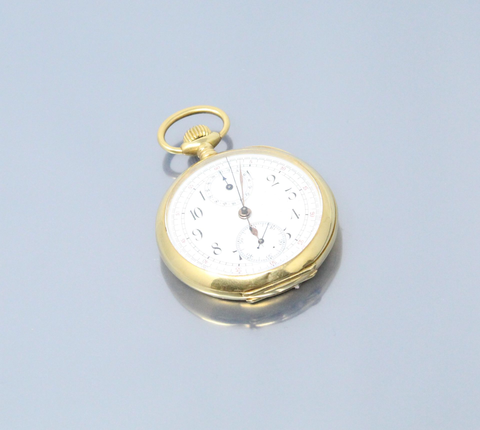 Null 莫里斯

18K（750）黄金古塞特计时表，白色珐琅表盘，阿拉伯数字时针和分针，大秒针。两个柜台。表盘上刻有LD。

直径：50毫米。- 毛重：77.&hellip;