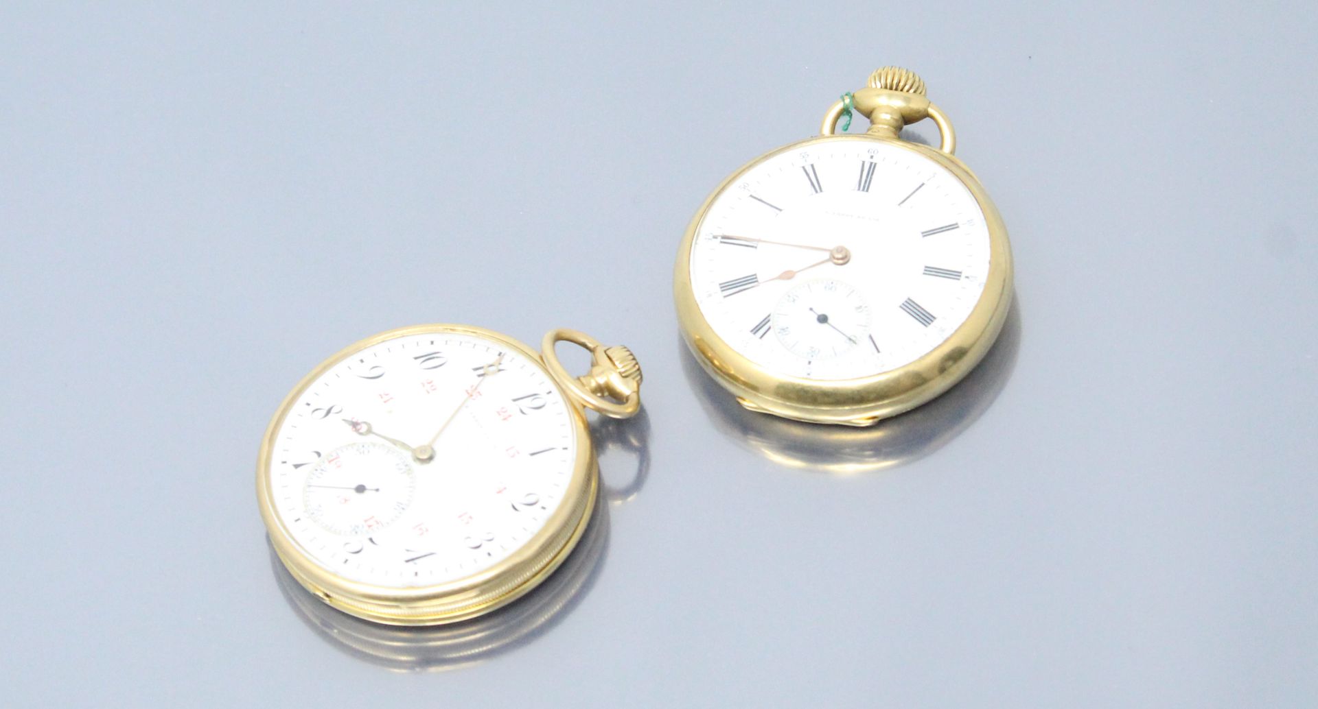Null LEROY & Sohn

Satz von zwei Taschenuhren aus 18k (750) Gelbgold.

Weiß emai&hellip;