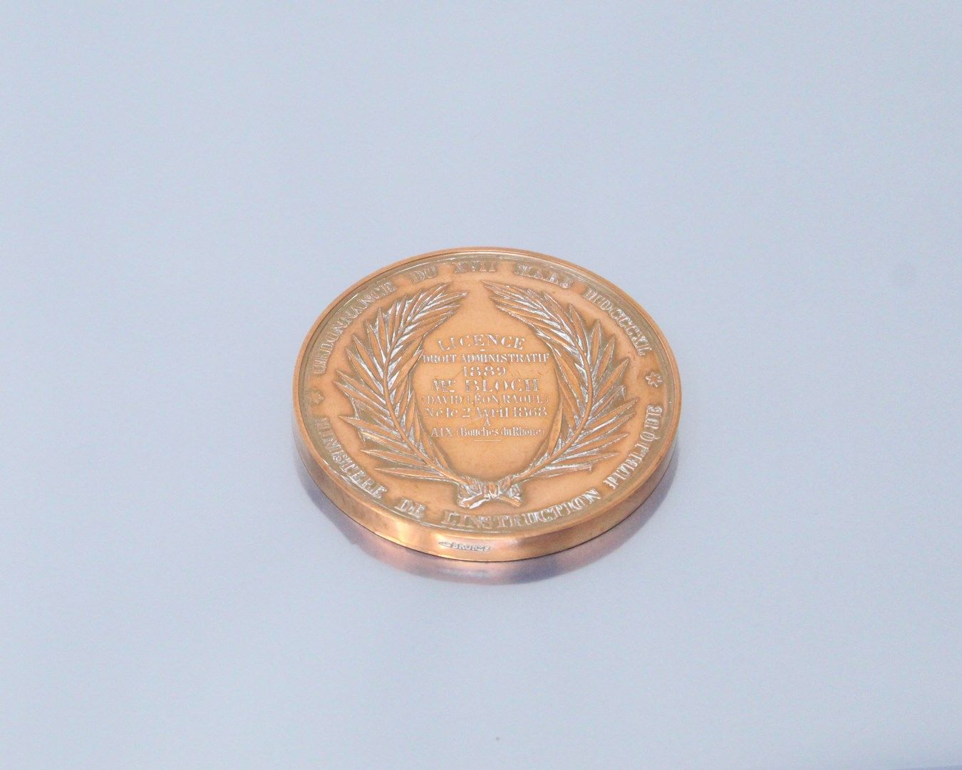 Null Médaille de table en bronze.

Avers : université de France / donation Ernes&hellip;