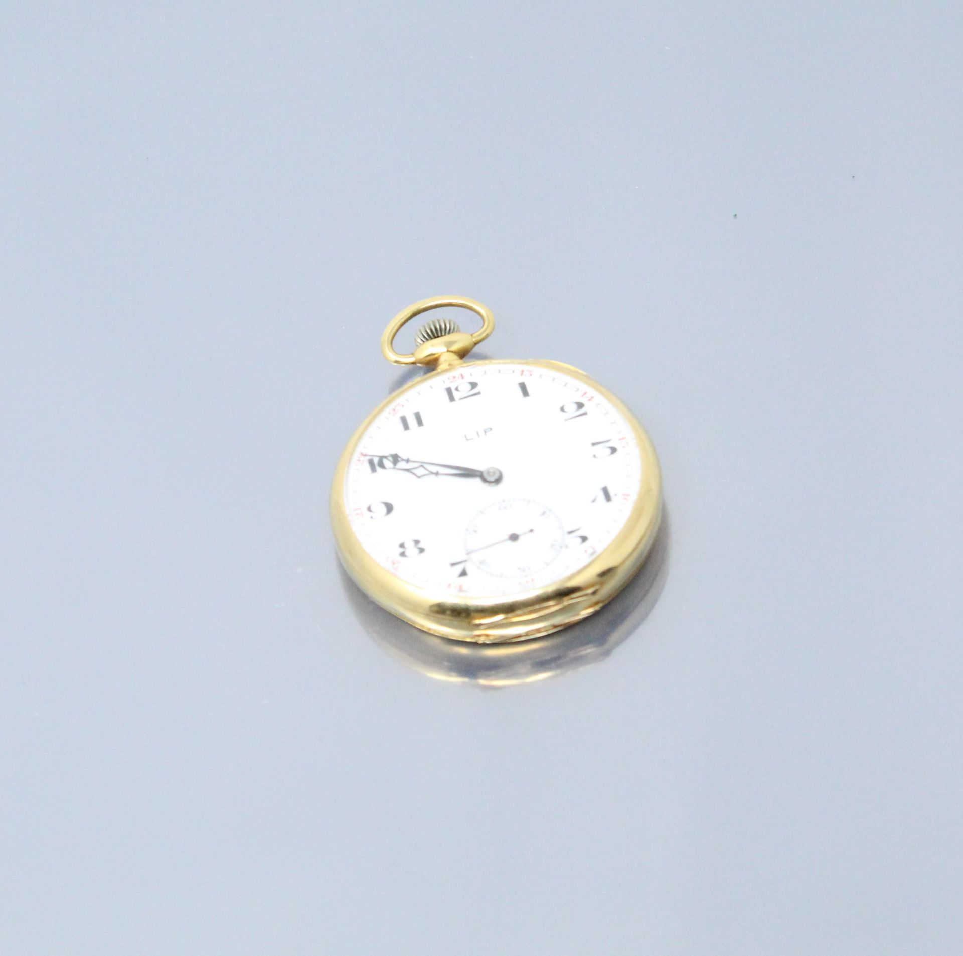 Null LIP

Pocket watch in 18K (750) yellow gold. Enamelled dial with white backg&hellip;