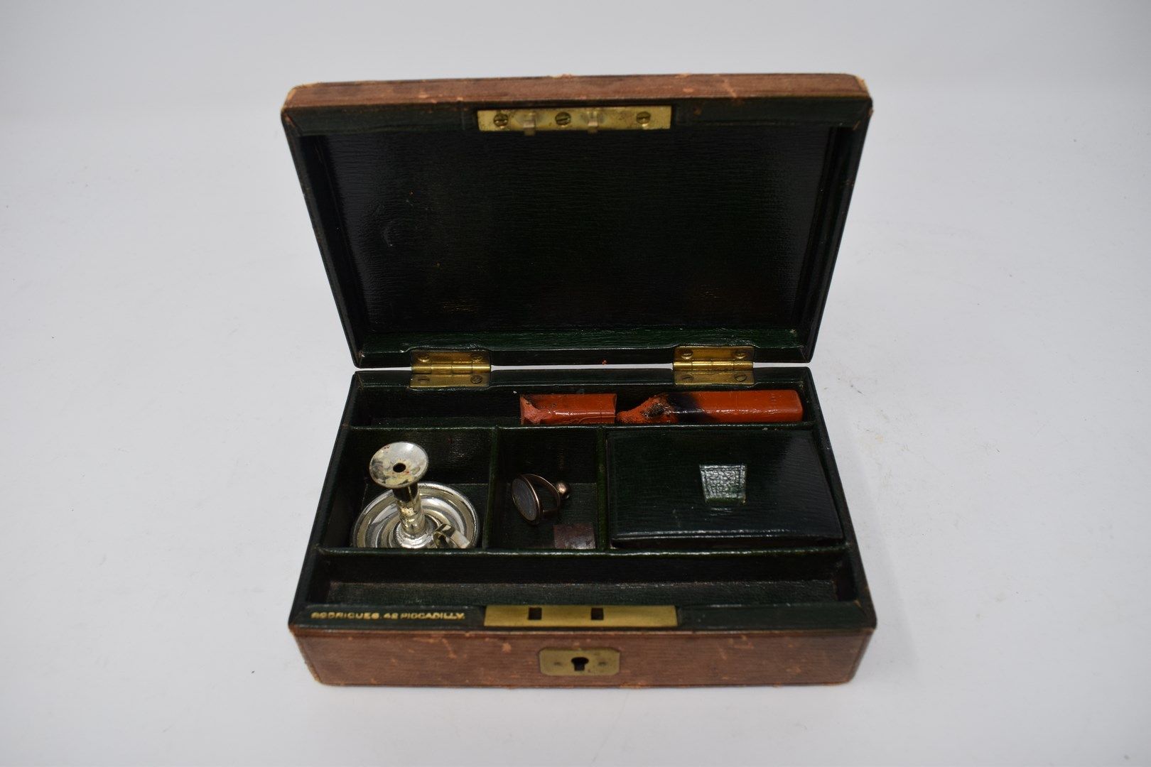 Null Sealing set in a leather box with a count's crown, signed Rodrigues 42 Picc&hellip;