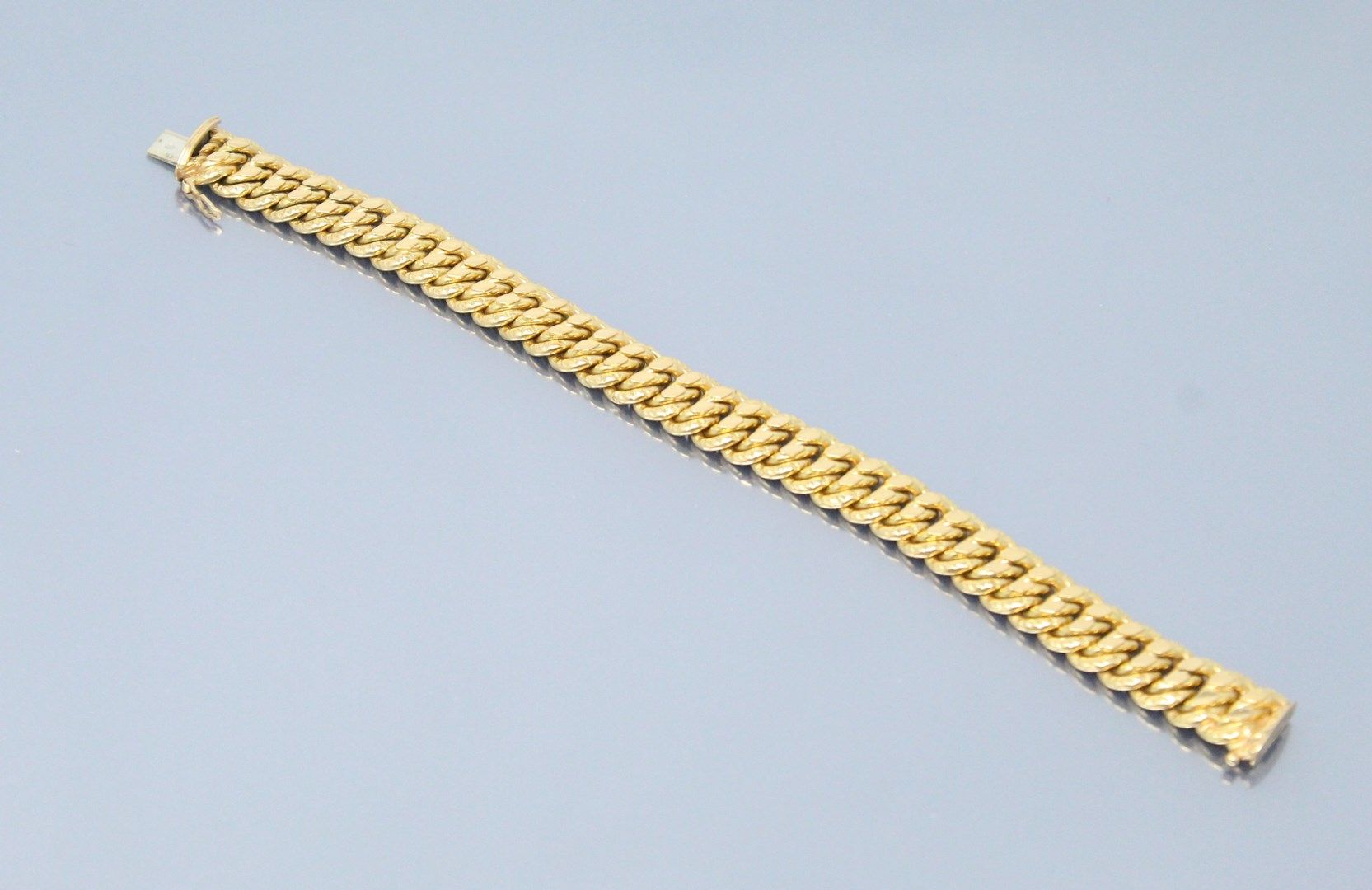 Null Pulsera de oro amarillo de 18k (750). 

Sello maestro. 

Sello de cabeza de&hellip;