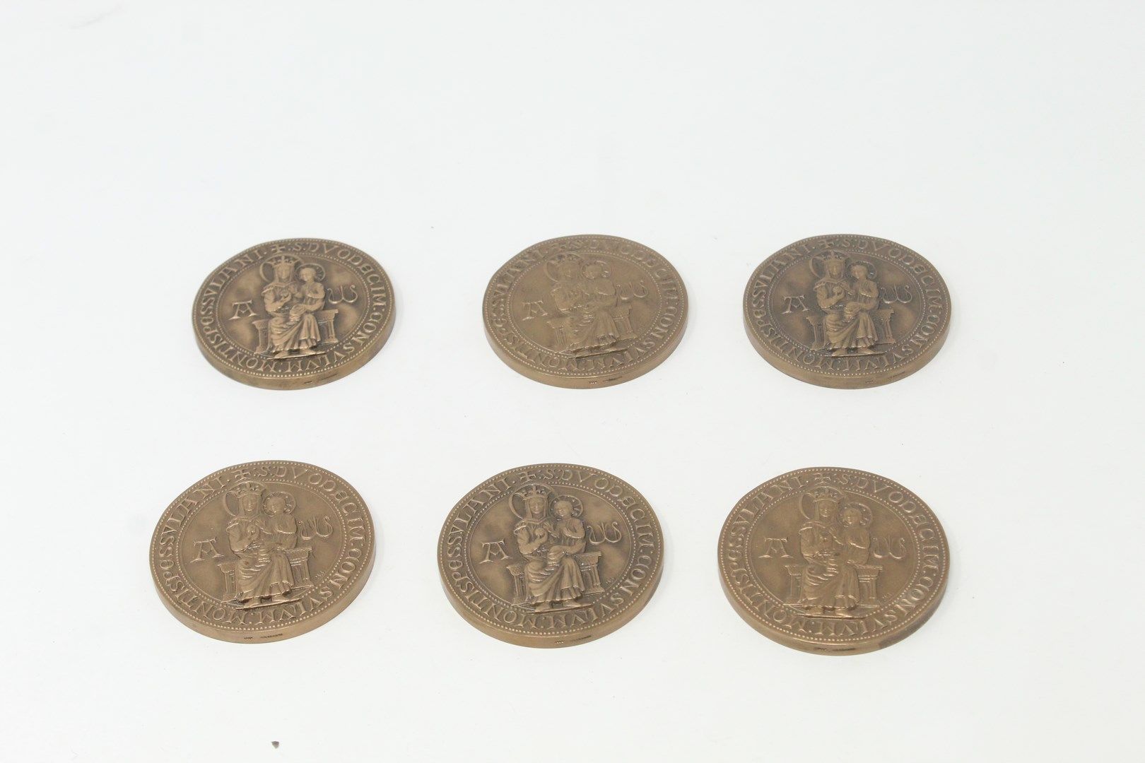 Null Six médailles de table ronde en bronze.

Avers : reproduction agrandie de l&hellip;