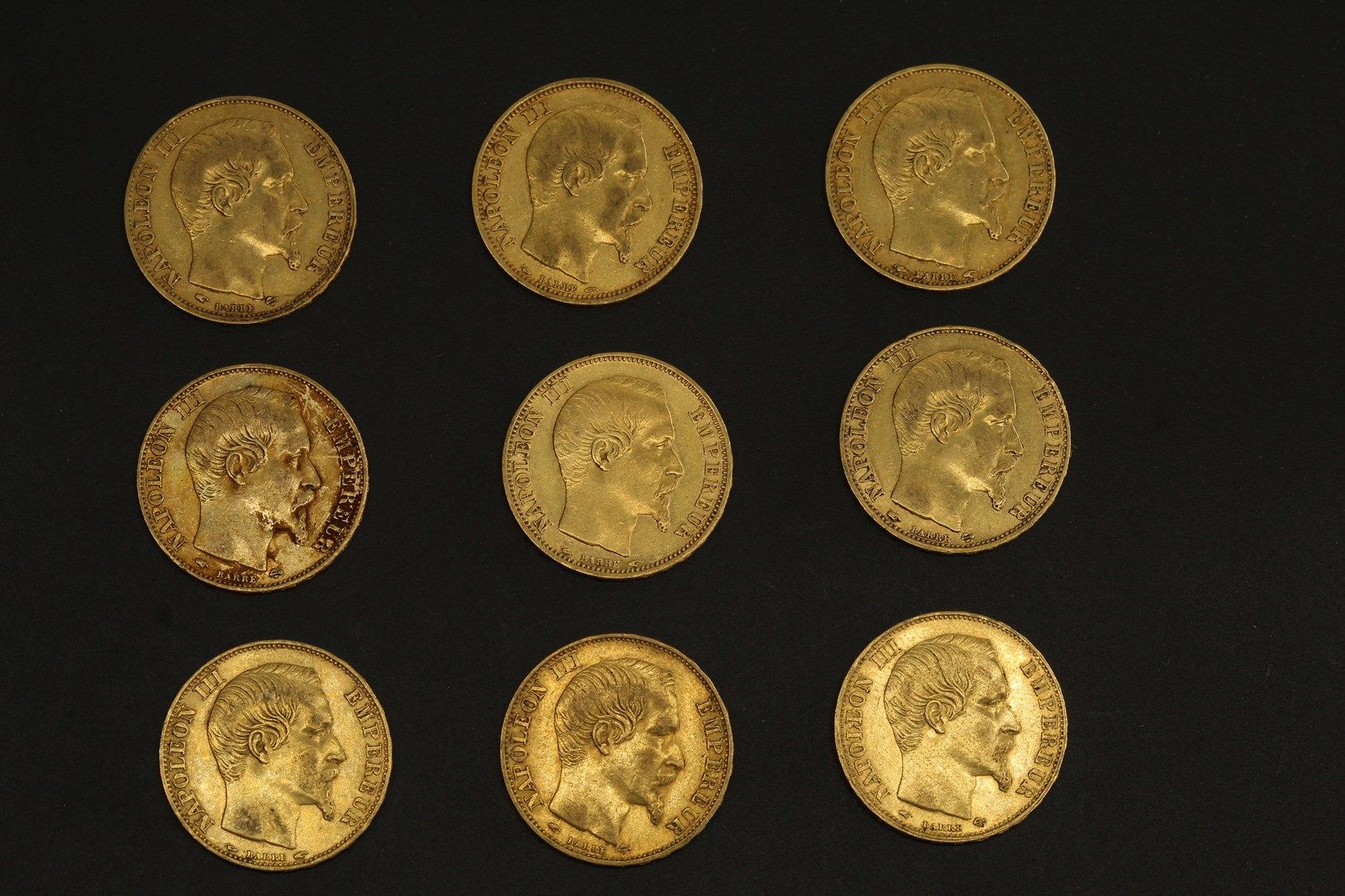 Null Neun Goldmünzen von 20 Francs Napoleon III. Mit freiem Oberkörper.

1853 A &hellip;