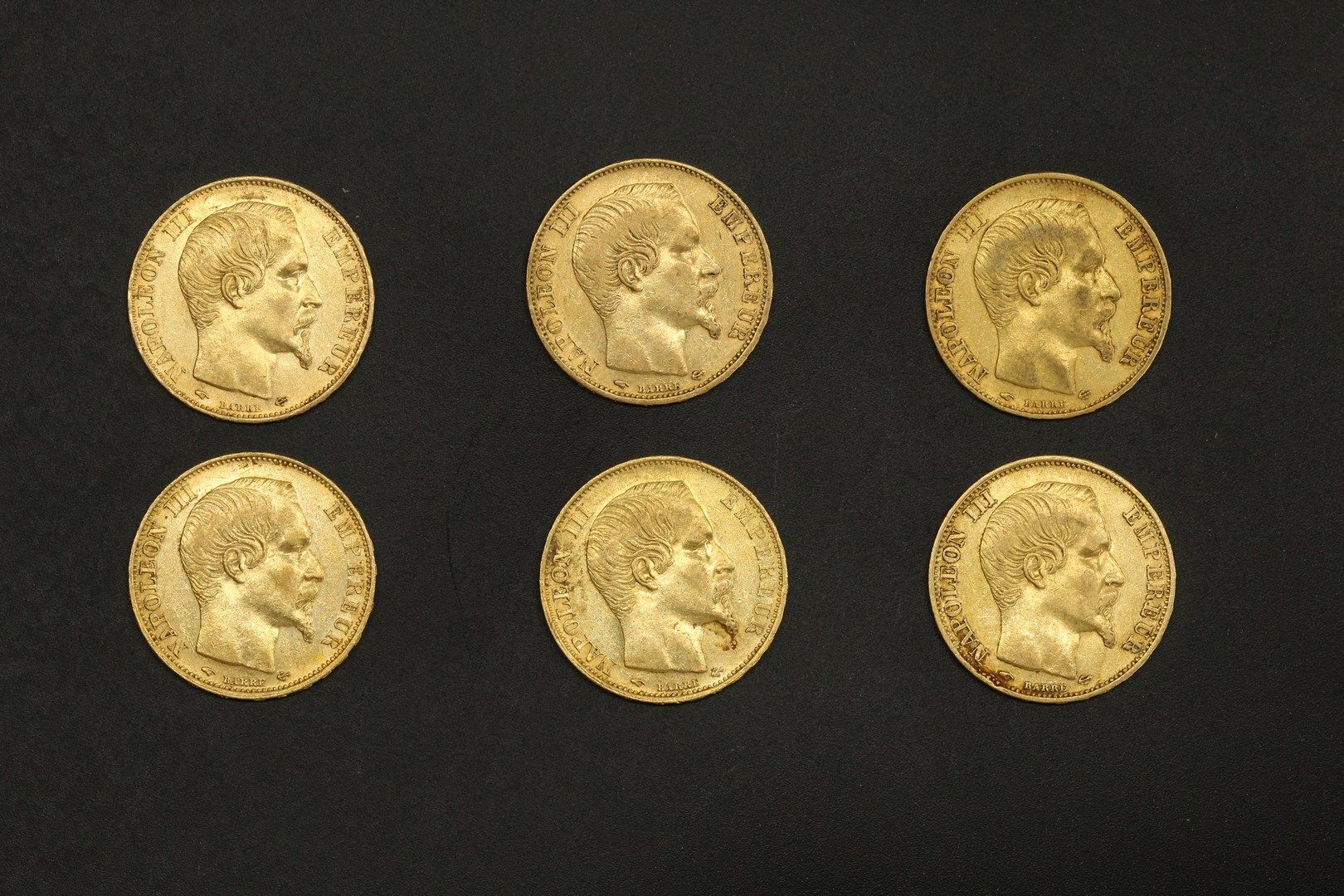 Null Seis monedas de oro de 20 francos de Napoleón III con la cabeza descubierta&hellip;