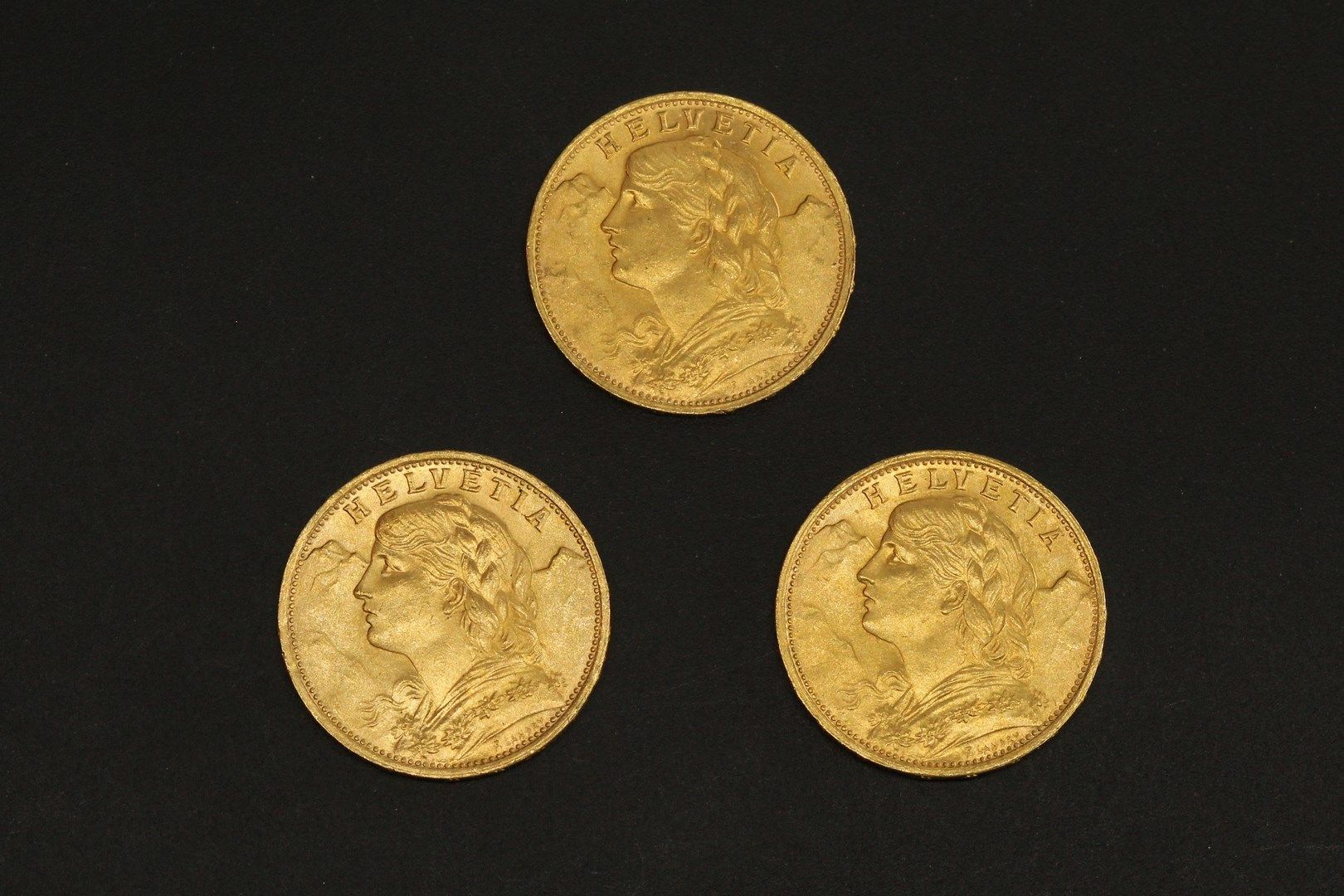 Null 三枚20瑞士法郎金币Vreneli。

1922年B（X3）。



重量 : 19.35 g - TTB.