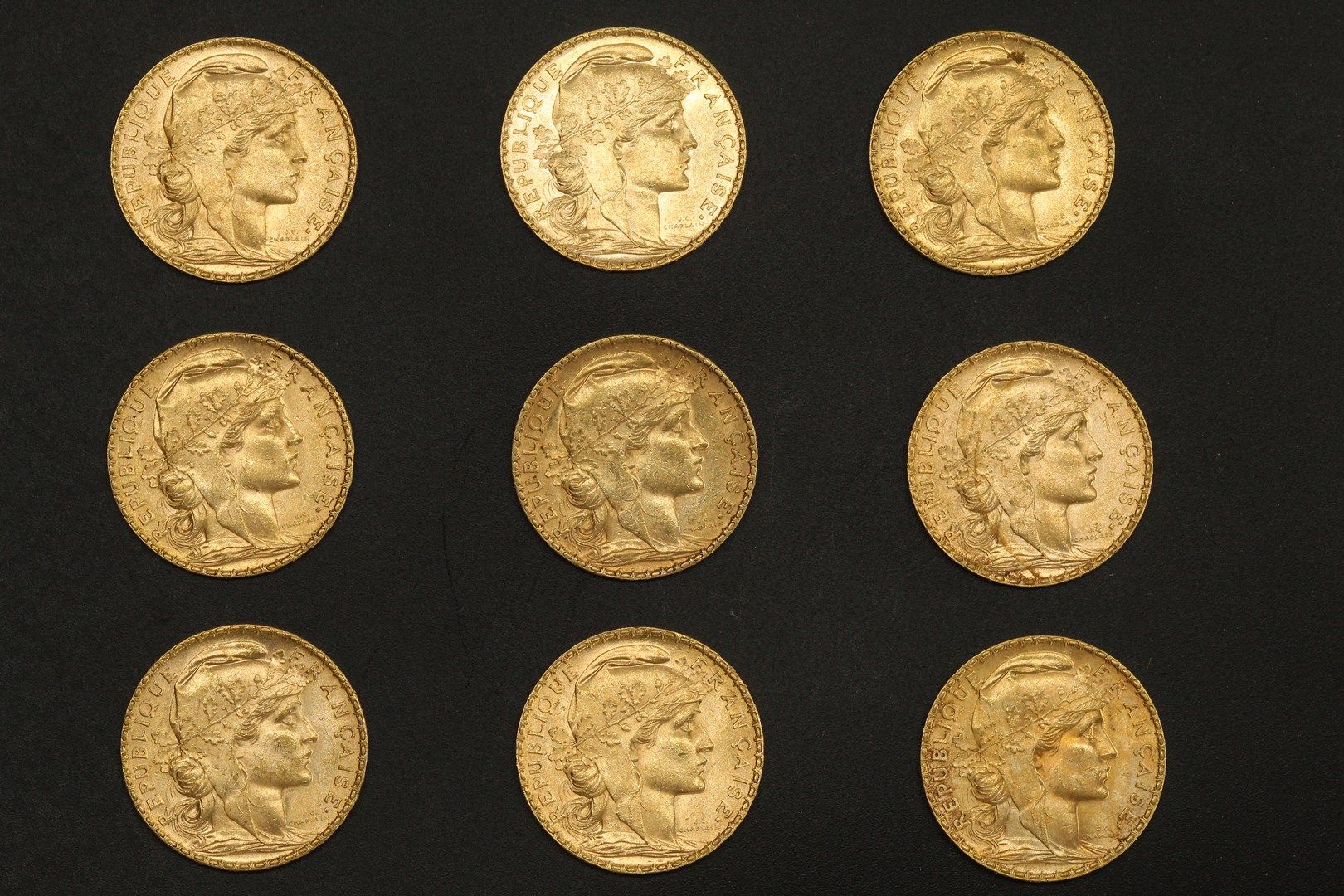 Null Neuf pièces en or de 20 francs Coq 1904.

1904 (x9).



Poids : 58 g - TB à&hellip;